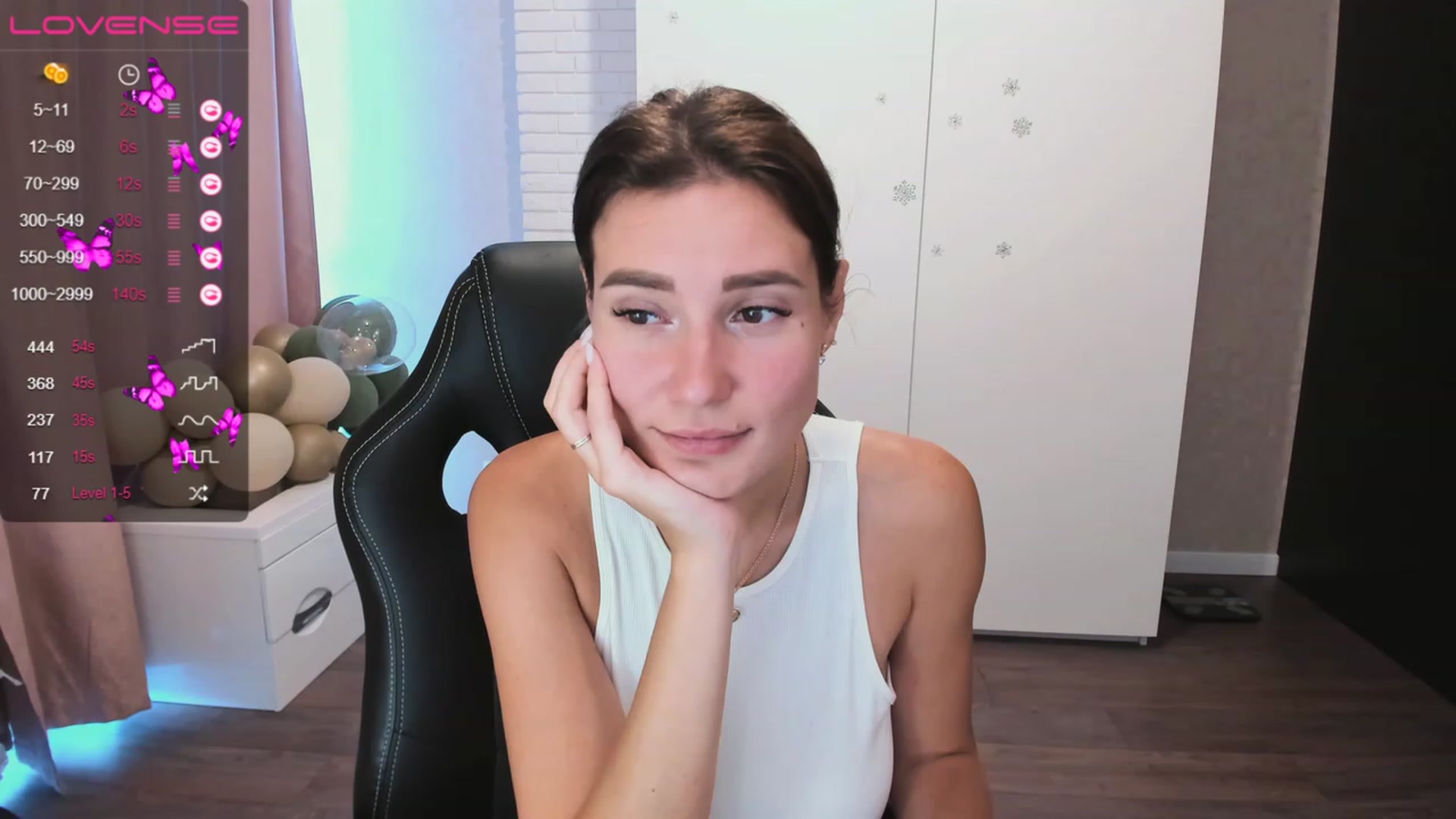 Gallery image thumbnail from HollyMollyy's myfreecams stream on, 06/28/2023, 16:45 image 13 of 20