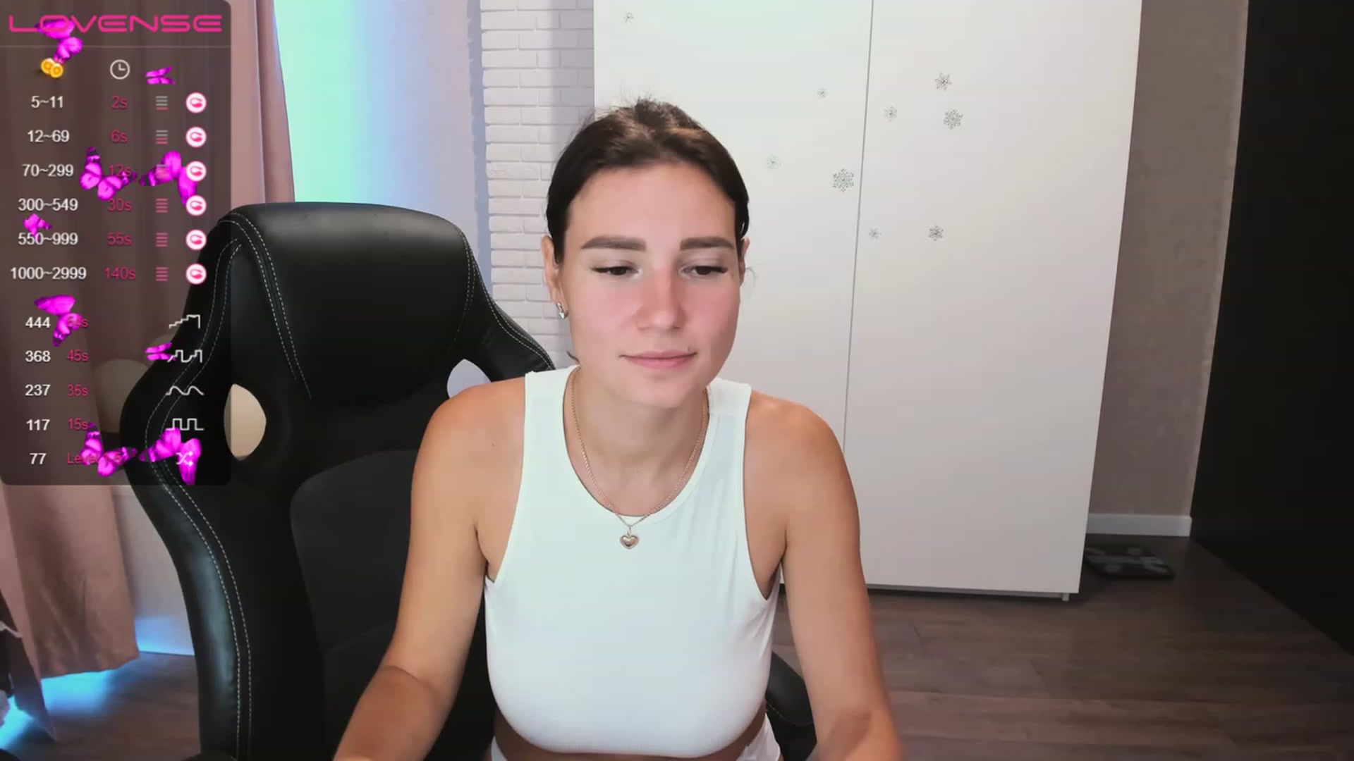 Gallery image thumbnail from HollyMollyy's myfreecams stream on, 06/28/2023, 17:47 image 1 of 20