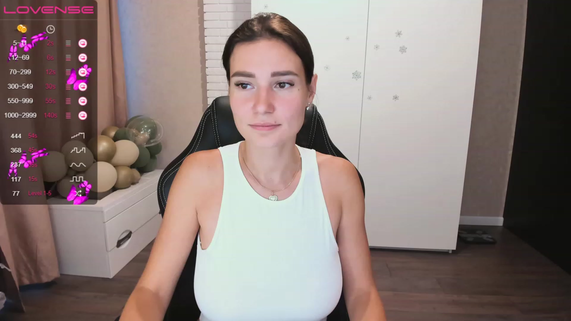 Gallery image thumbnail from HollyMollyy's myfreecams stream on, 06/28/2023, 17:47 image 17 of 20