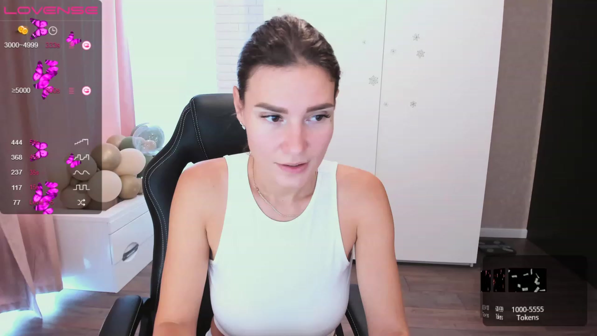 Gallery image thumbnail from HollyMollyy's myfreecams stream on, 06/29/2023, 04:01 image 3 of 20