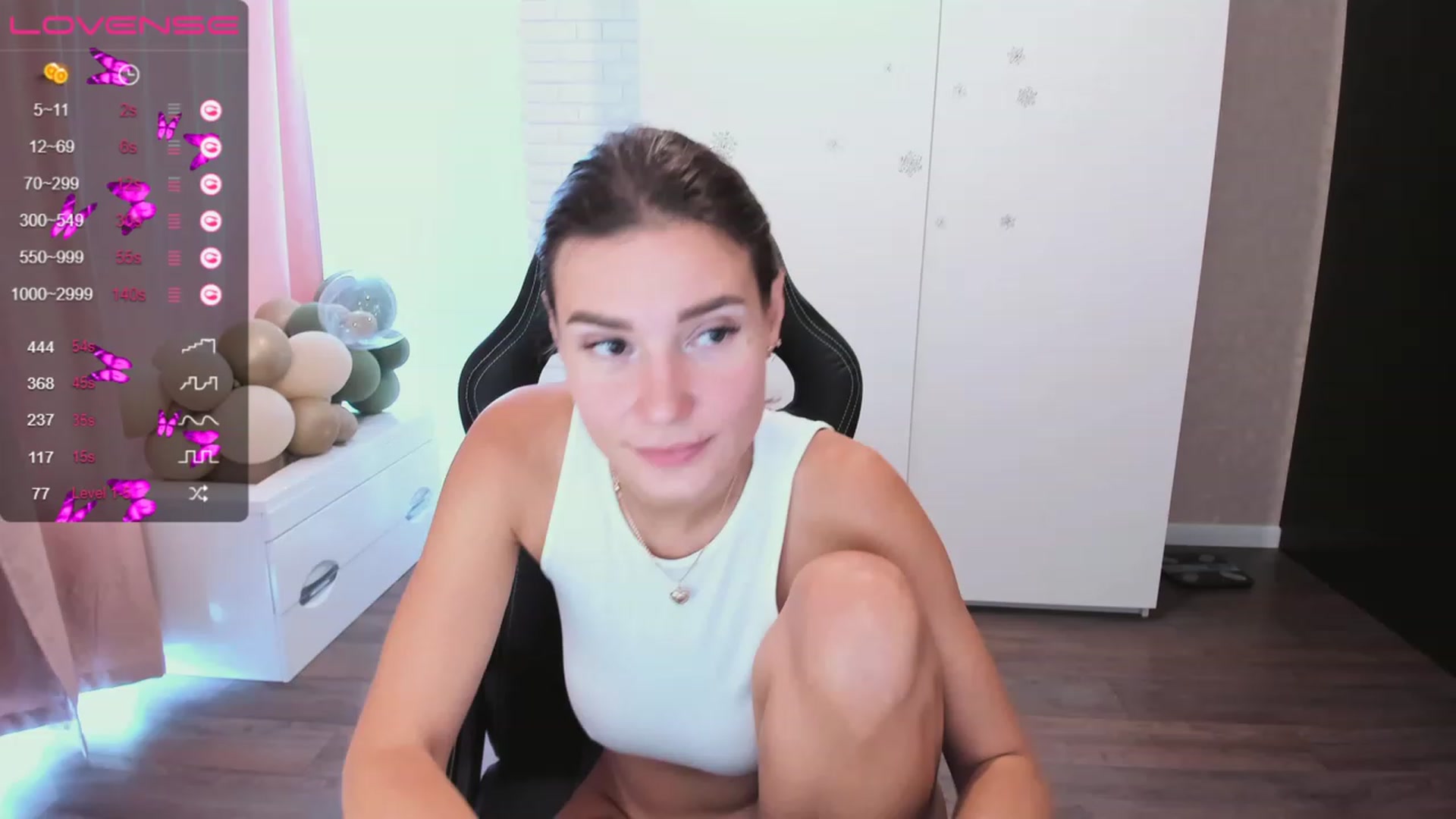 Gallery image thumbnail from HollyMollyy's myfreecams stream on, 06/29/2023, 04:01 image 16 of 20