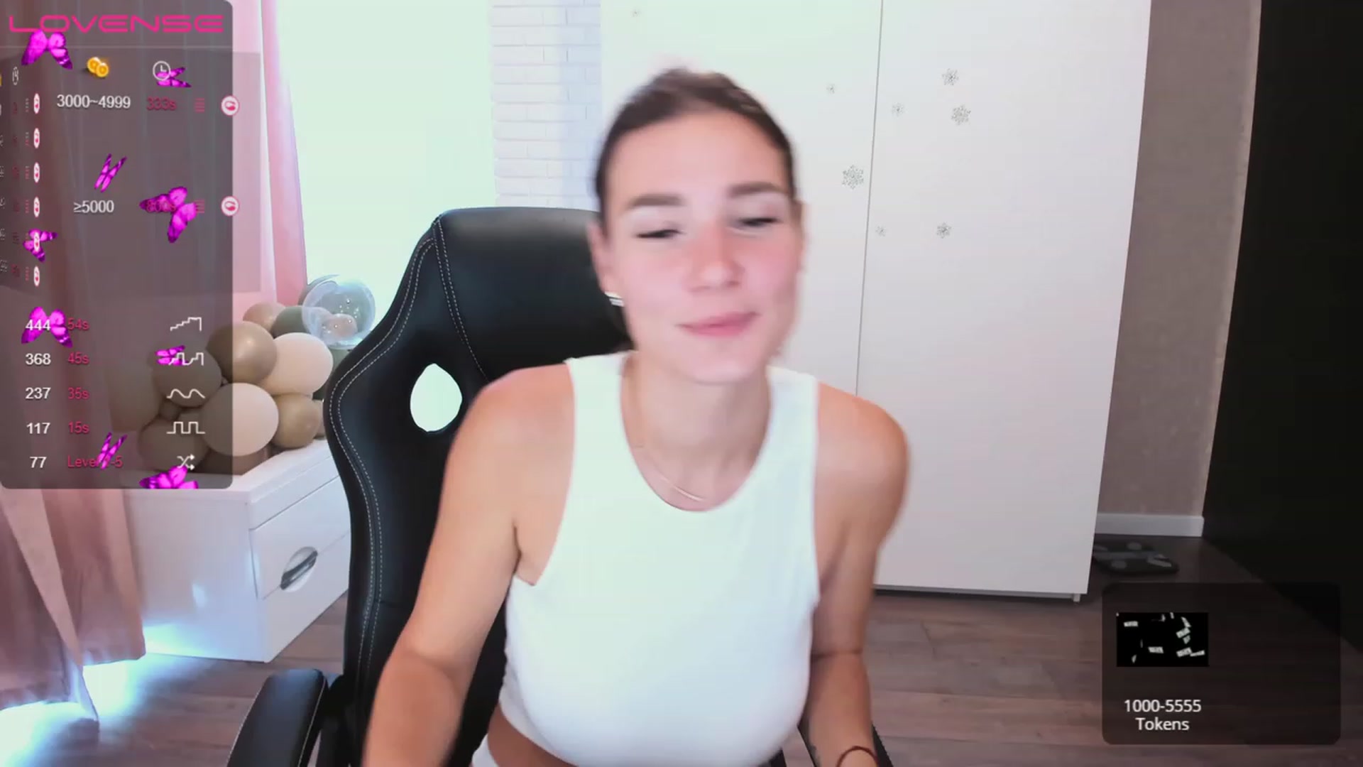 Gallery image thumbnail from HollyMollyy's myfreecams stream on, 06/29/2023, 04:01 image 4 of 20