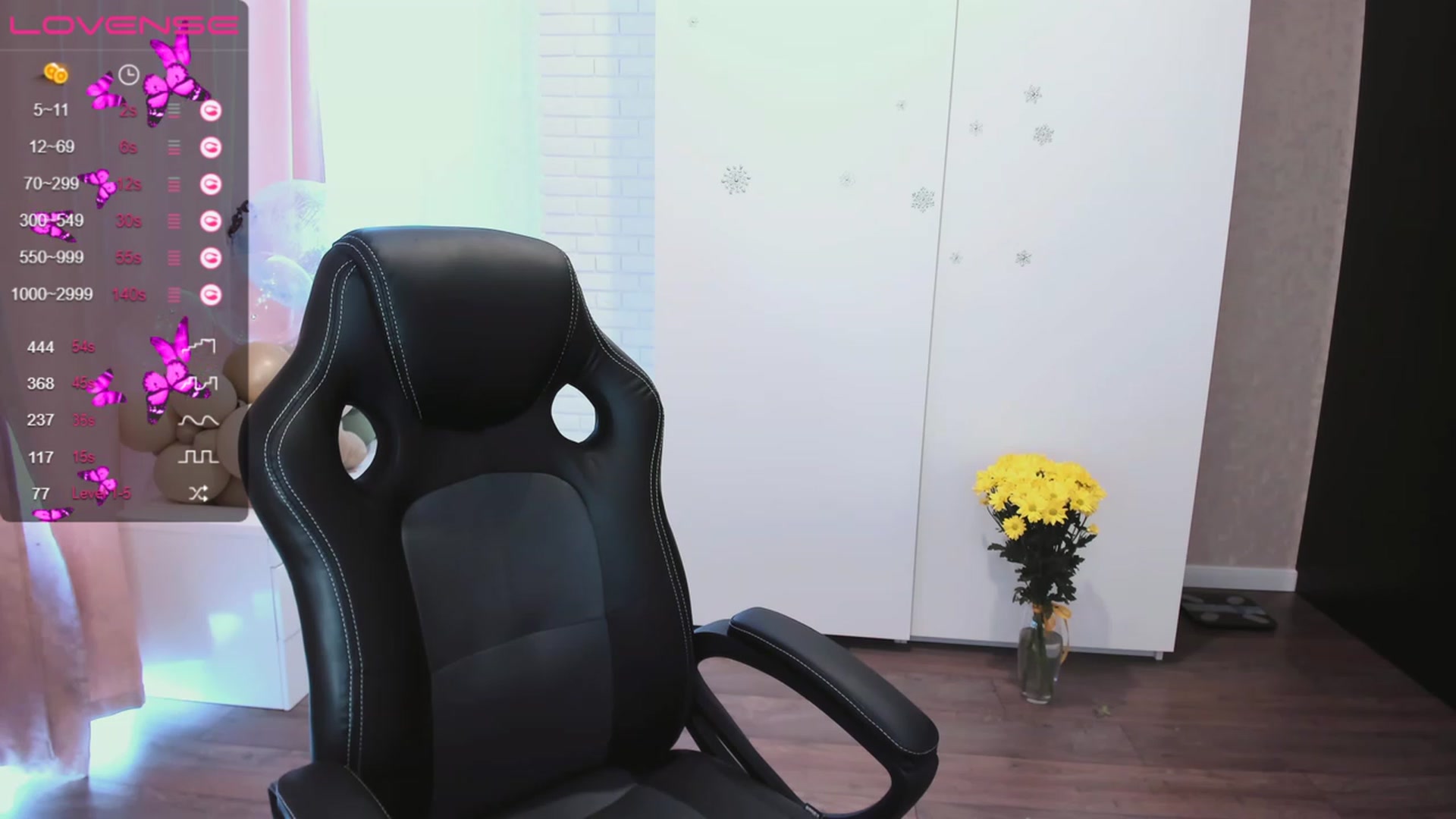 Gallery image thumbnail from HollyMollyy's myfreecams stream on, 06/30/2023, 13:16 image 17 of 20