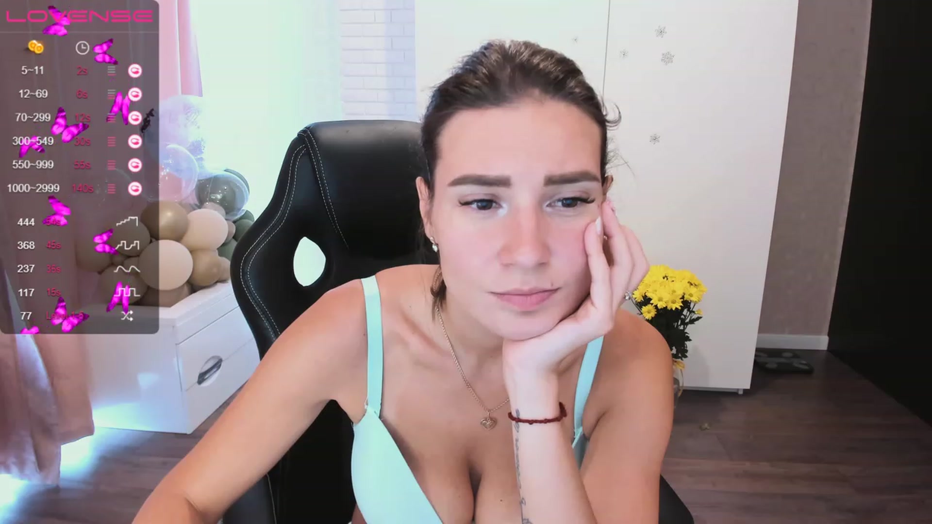 Gallery image thumbnail from HollyMollyy's myfreecams stream on, 06/30/2023, 15:16 image 13 of 20