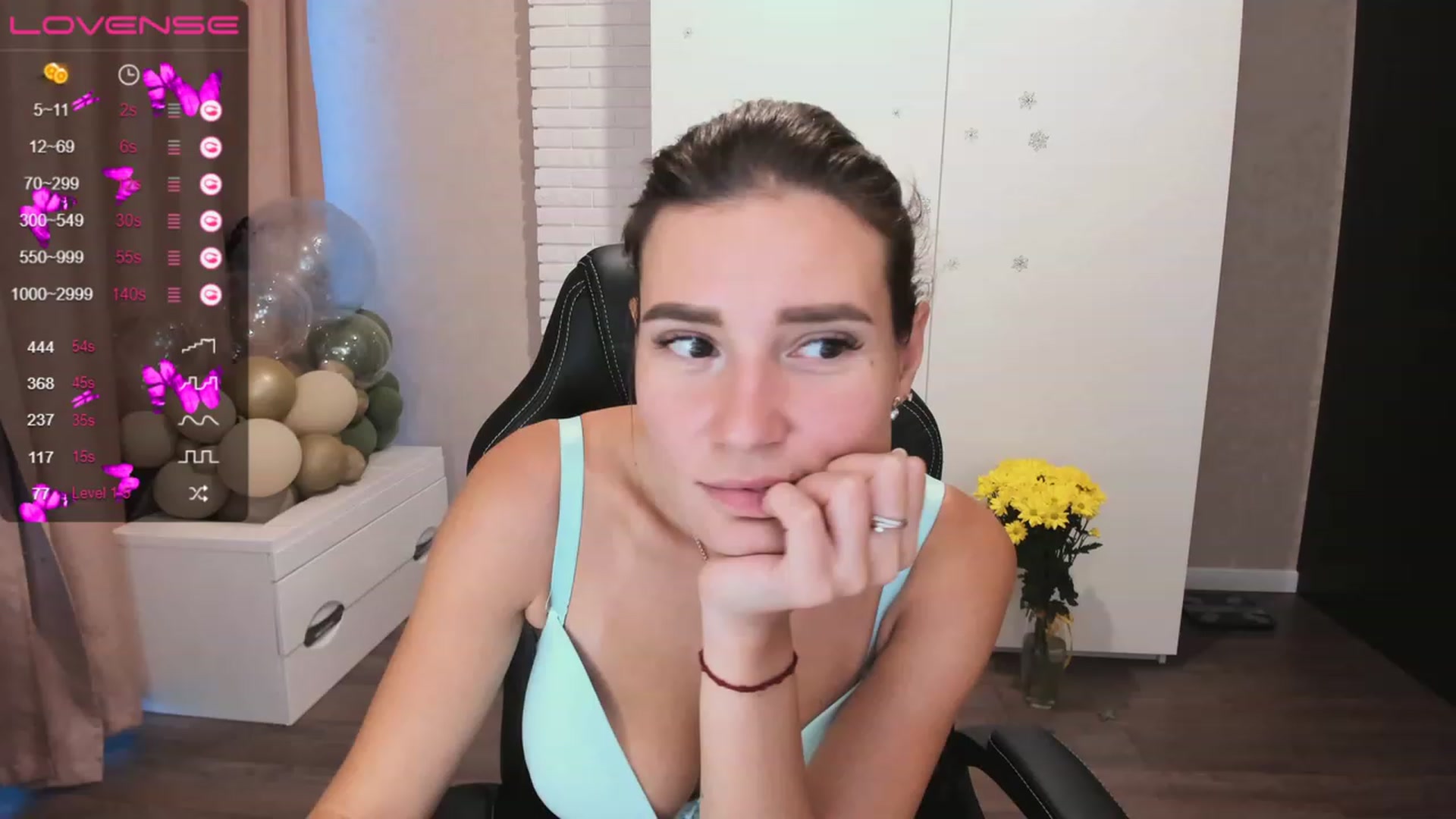Gallery image thumbnail from HollyMollyy's myfreecams stream on, 06/30/2023, 17:31 image 10 of 20