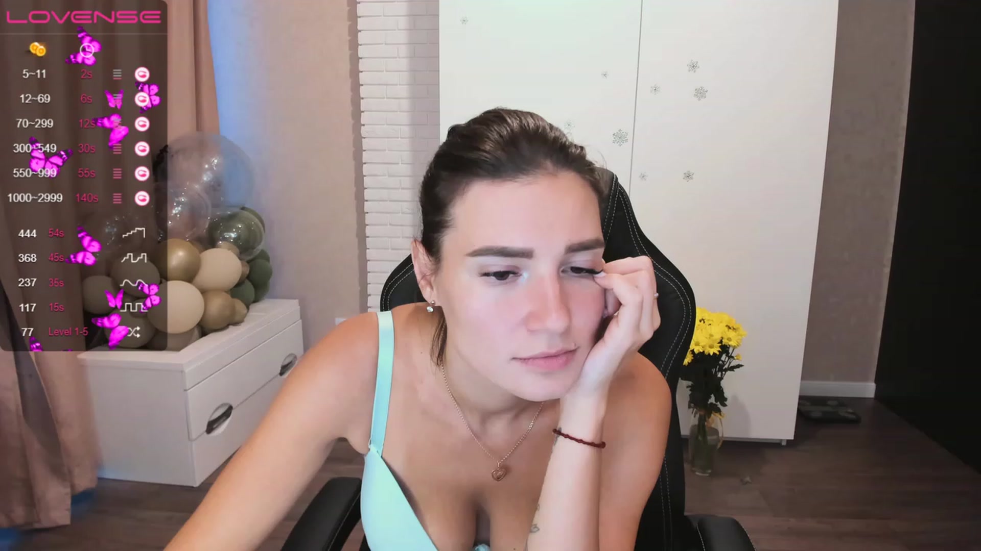 Gallery image thumbnail from HollyMollyy's myfreecams stream on, 06/30/2023, 17:31 image 16 of 20