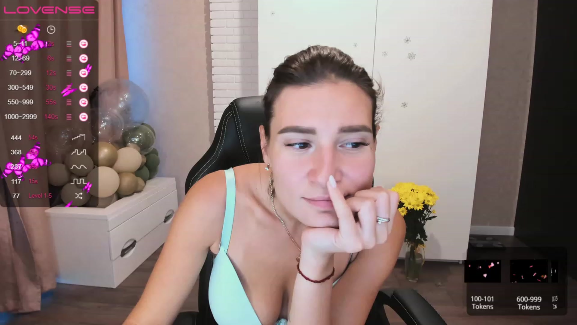 Gallery image thumbnail from HollyMollyy's myfreecams stream on, 06/30/2023, 17:31 image 12 of 20