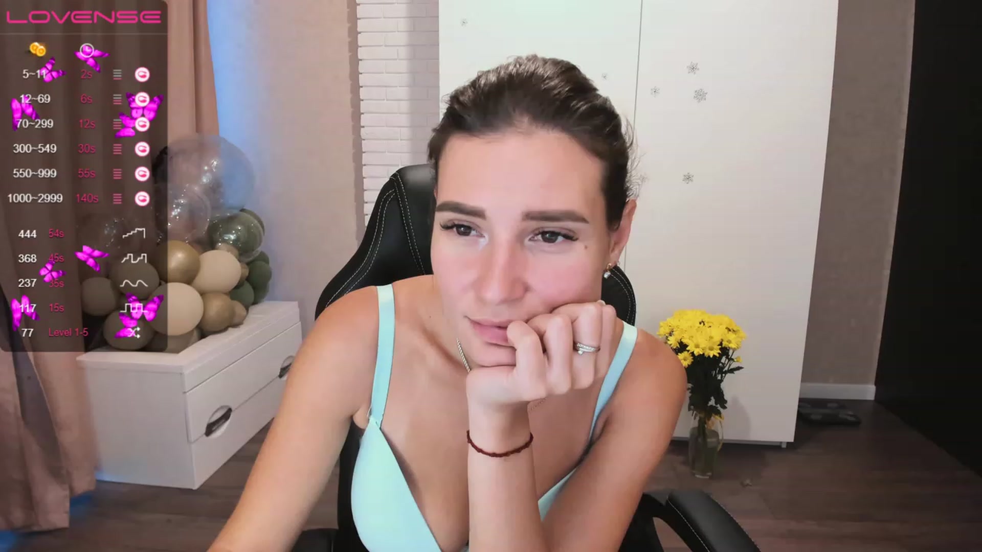 Gallery image thumbnail from HollyMollyy's myfreecams stream on, 06/30/2023, 17:31 image 11 of 20