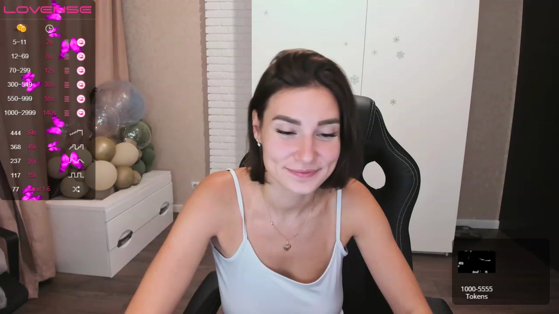 Gallery image thumbnail from HollyMollyy's myfreecams stream on, 07/01/2023, 18:51 image 8 of 20