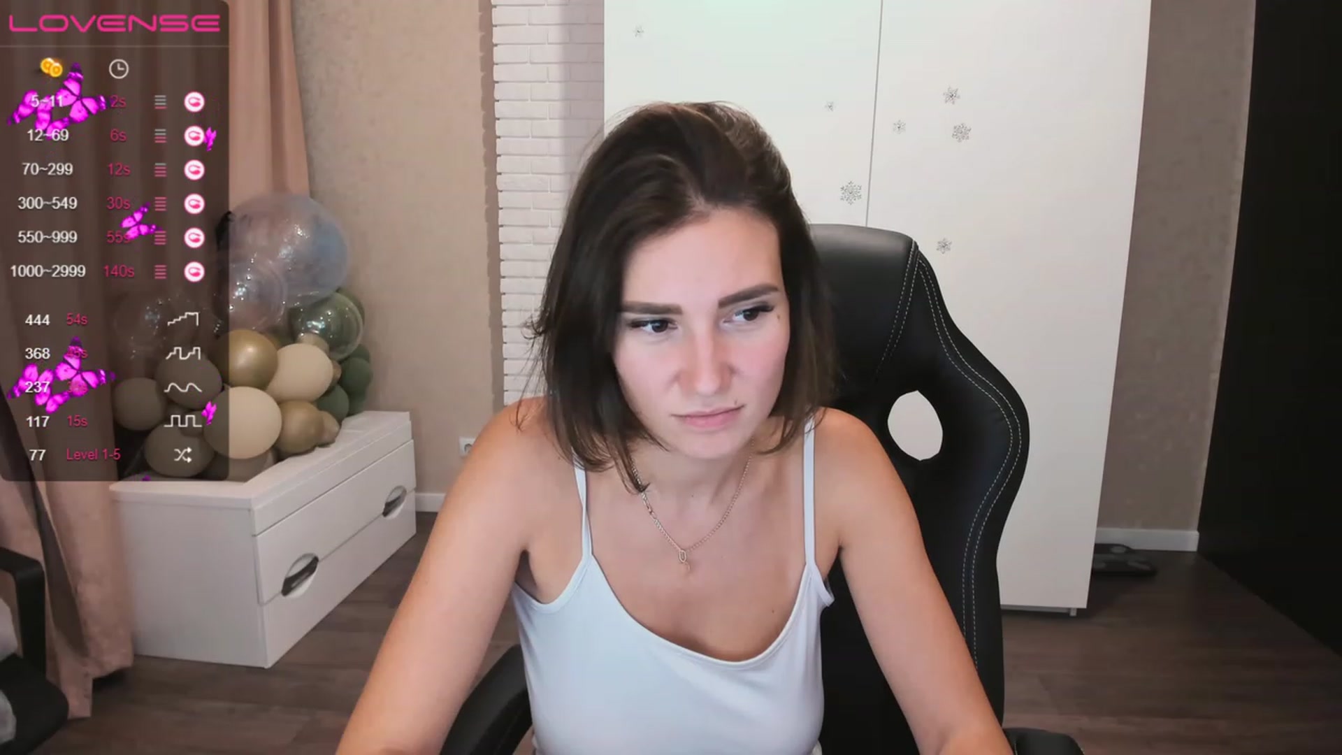 Gallery image thumbnail from HollyMollyy's myfreecams stream on, 07/01/2023, 18:51 image 5 of 20