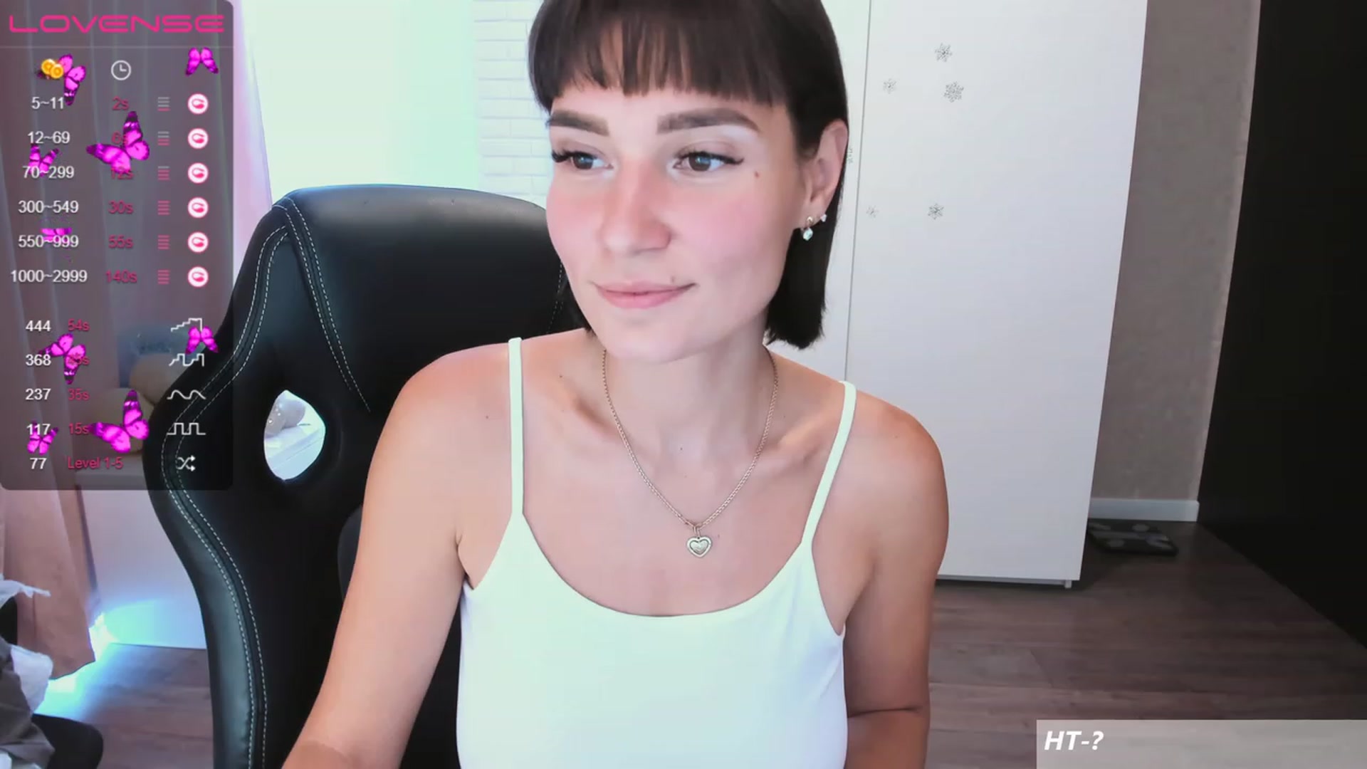 Gallery image thumbnail from HollyMollyy's myfreecams stream on, 07/20/2023, 14:22 image 17 of 20