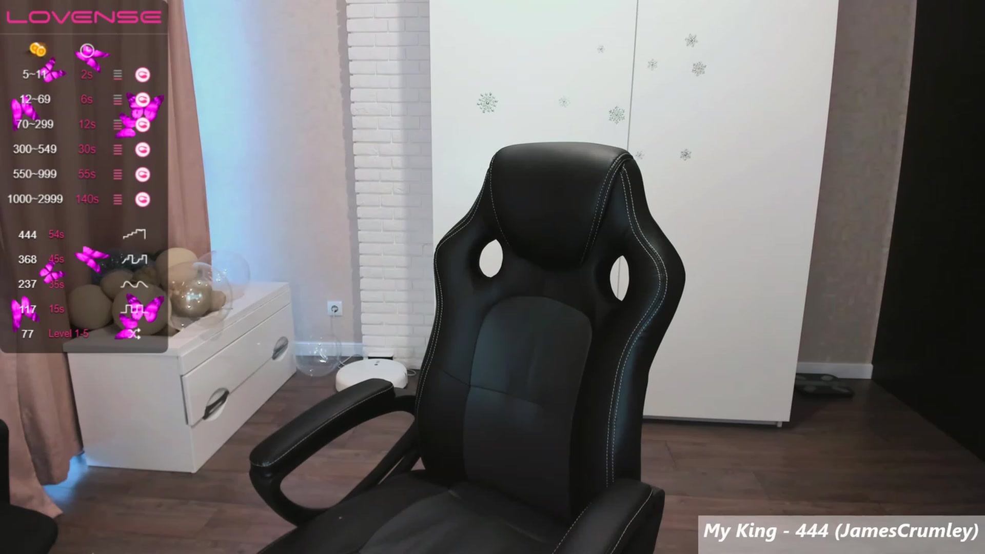 Gallery image thumbnail from HollyMollyy's myfreecams stream on, 07/23/2023, 16:34 image 12 of 20