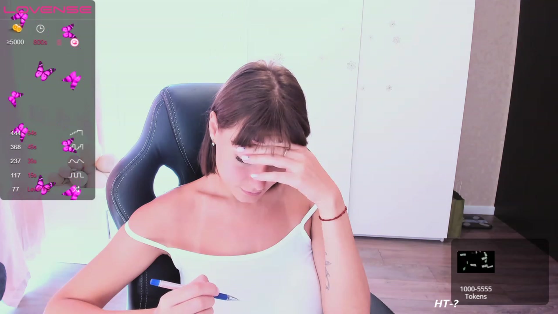 Gallery image thumbnail from HollyMollyy's myfreecams stream on, 08/08/2023, 11:03 image 6 of 20