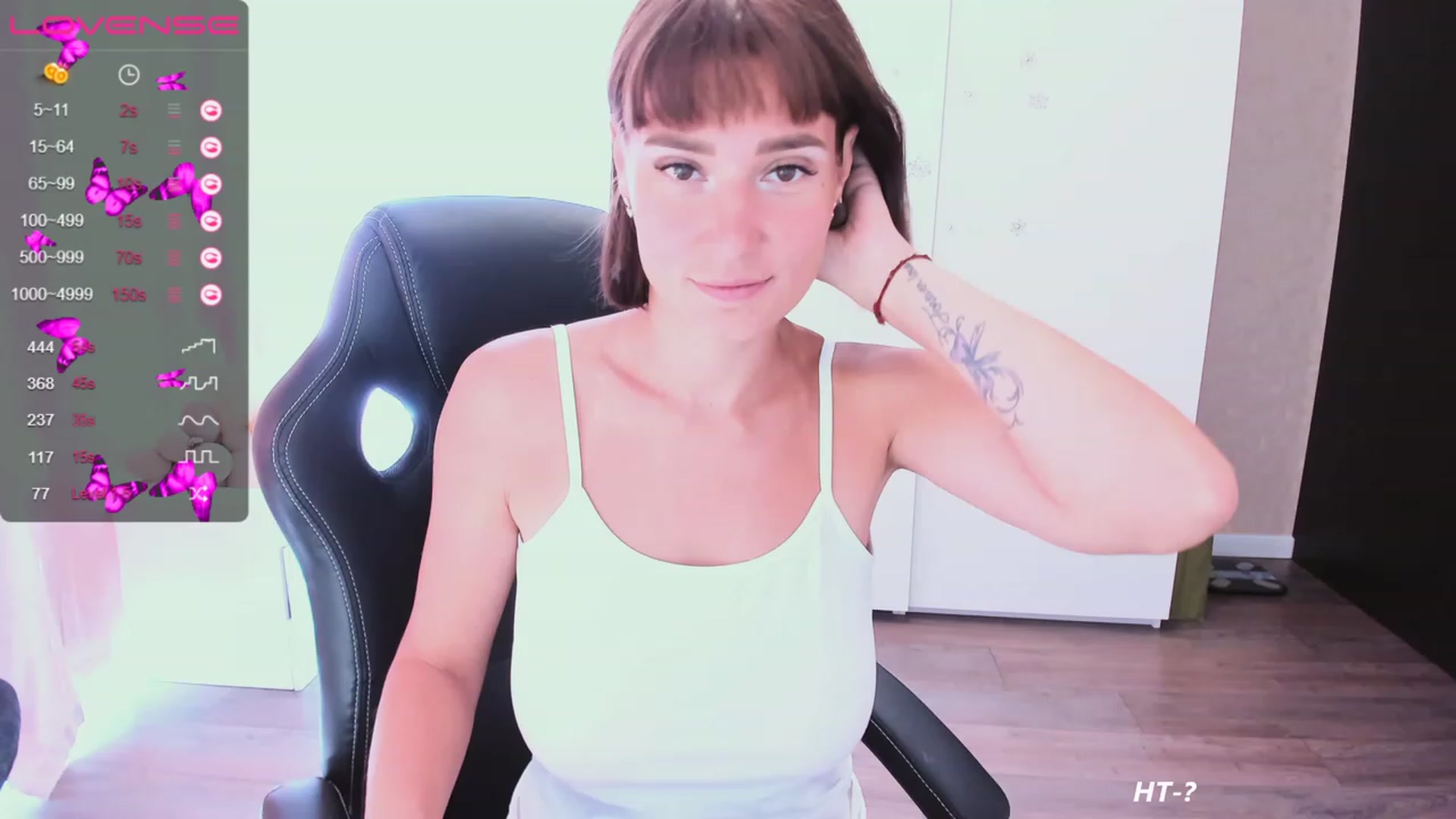 Gallery image thumbnail from HollyMollyy's myfreecams stream on, 08/08/2023, 11:03 image 2 of 20