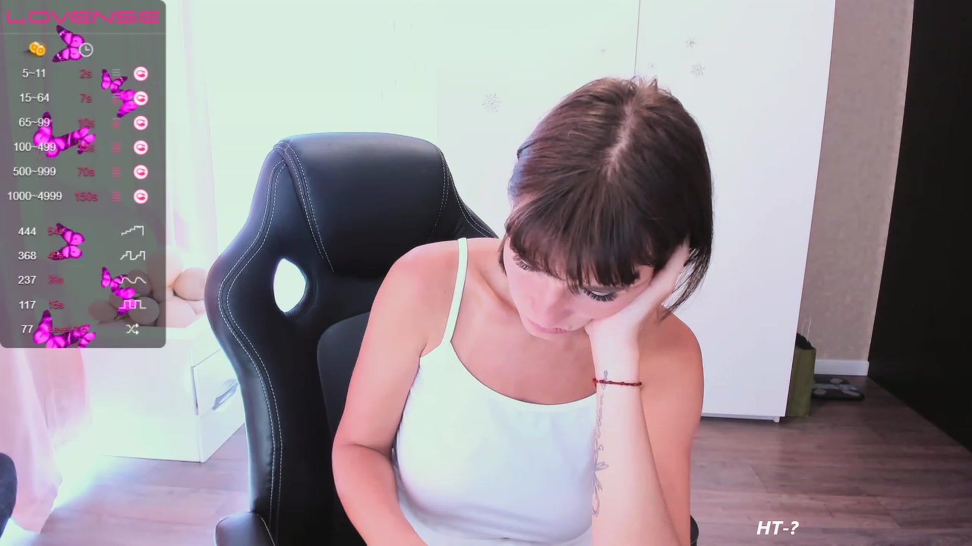 Gallery image thumbnail from HollyMollyy's myfreecams stream on, 08/08/2023, 11:03 image 20 of 20