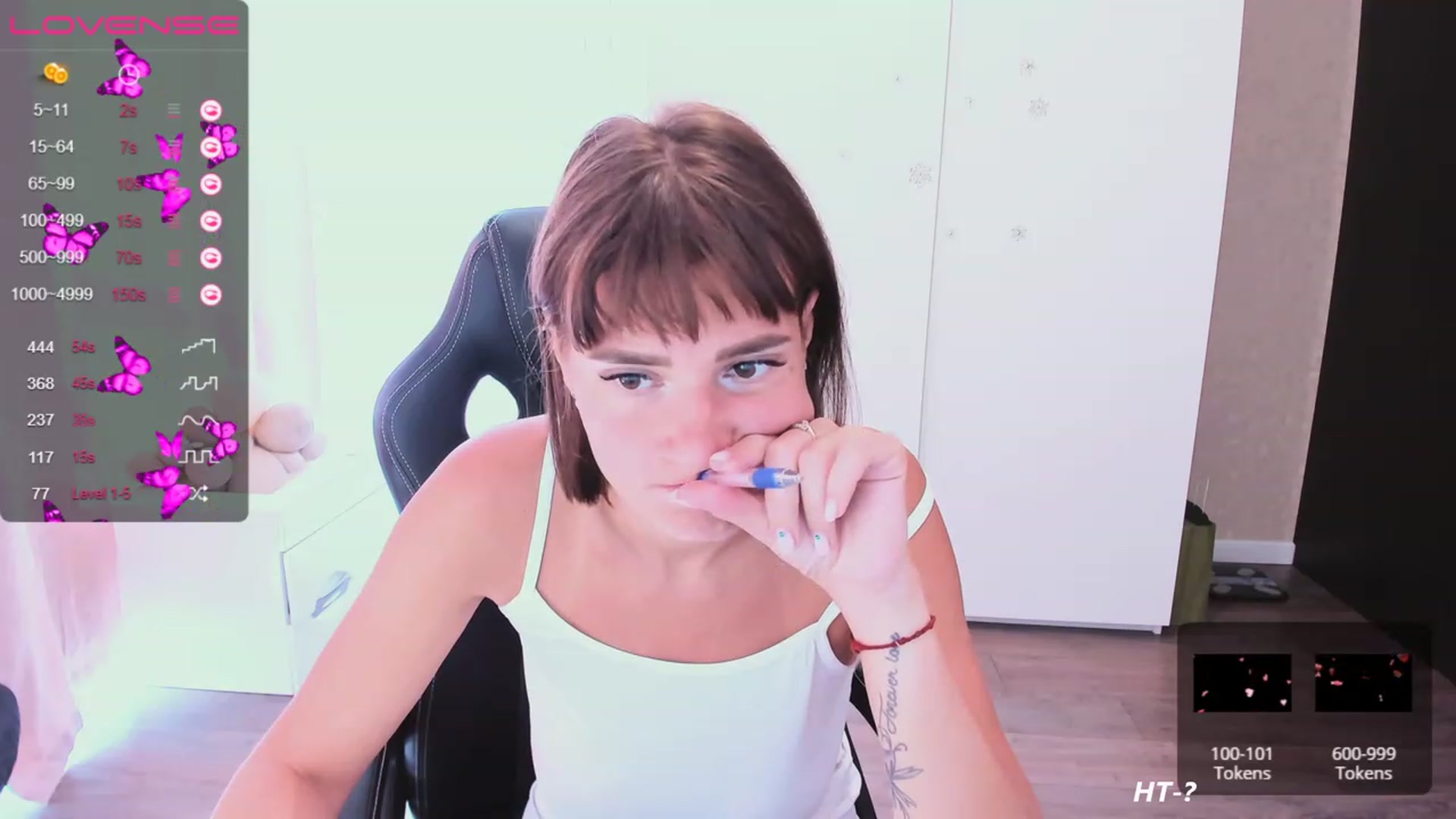 Gallery image thumbnail from HollyMollyy's myfreecams stream on, 08/08/2023, 11:03 image 12 of 20