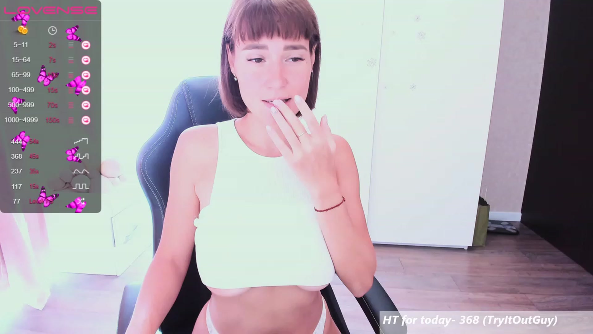 Gallery image thumbnail from HollyMollyy's myfreecams stream on, 08/11/2023, 09:33 image 11 of 20