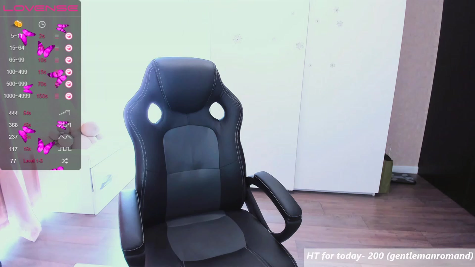 Gallery image thumbnail from HollyMollyy's myfreecams stream on, 08/11/2023, 09:33 image 7 of 20