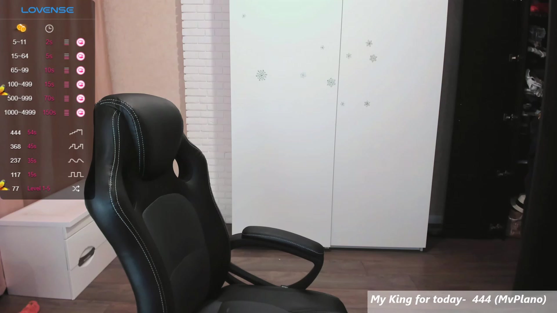 Gallery image thumbnail from HollyMollyy's myfreecams stream on, 08/29/2023, 17:14 image 19 of 20