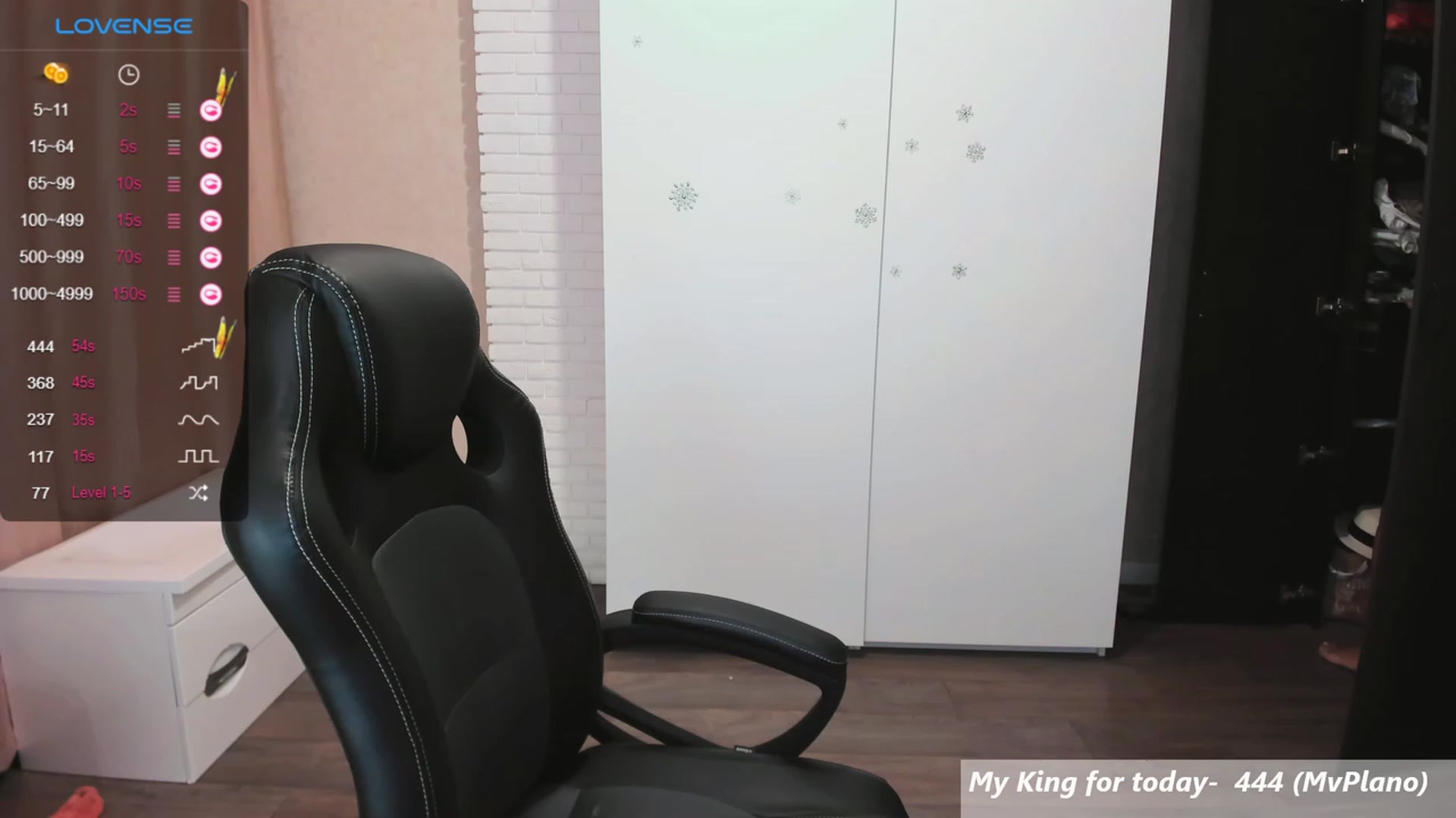 Gallery image thumbnail from HollyMollyy's myfreecams stream on, 08/29/2023, 17:14 image 17 of 20