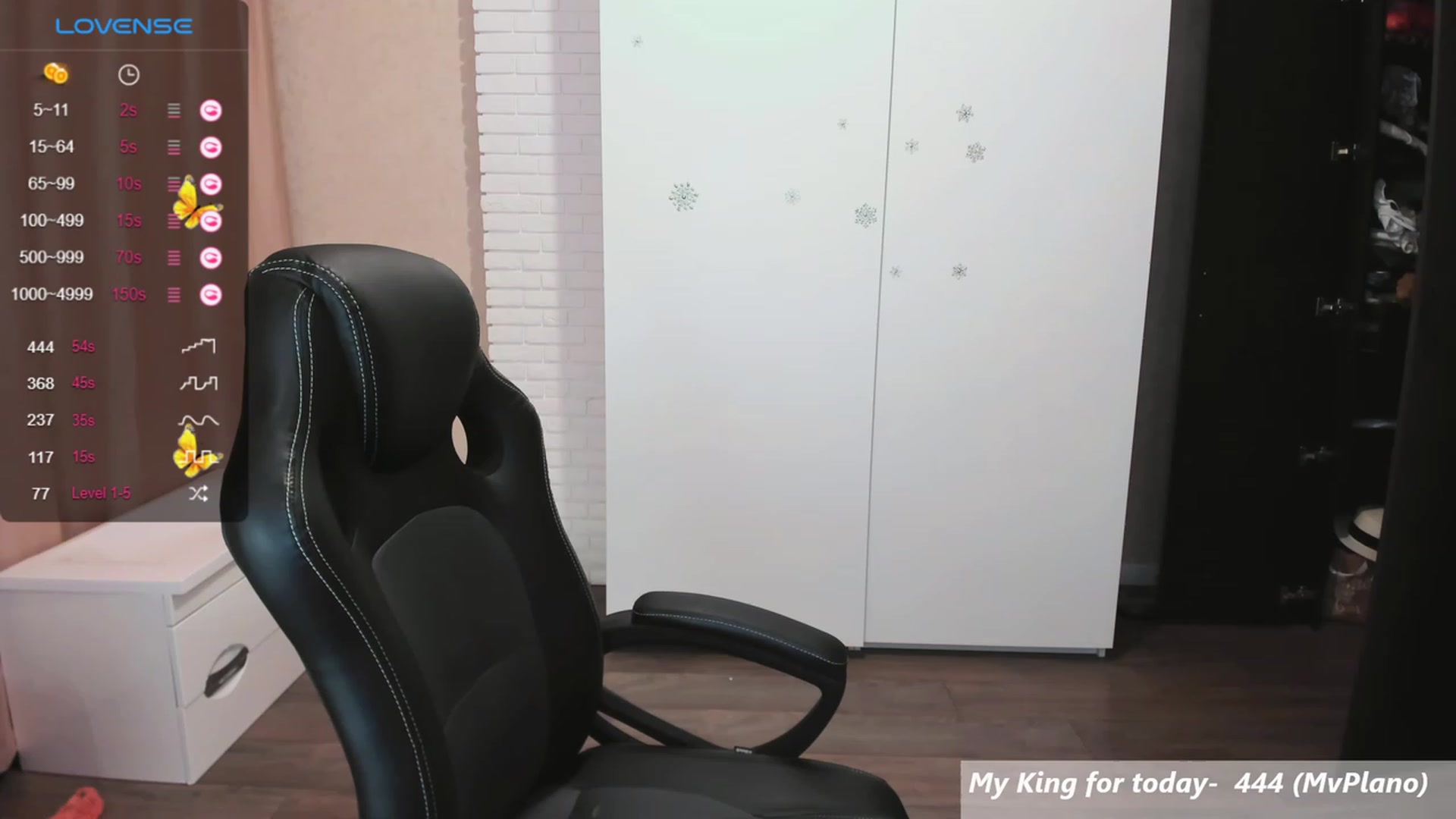 Gallery image thumbnail from HollyMollyy's myfreecams stream on, 08/29/2023, 17:14 image 18 of 20