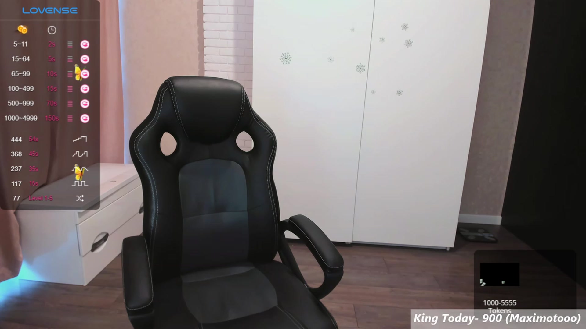 Gallery image thumbnail from HollyMollyy's myfreecams stream on, 08/30/2023, 15:37 image 16 of 20