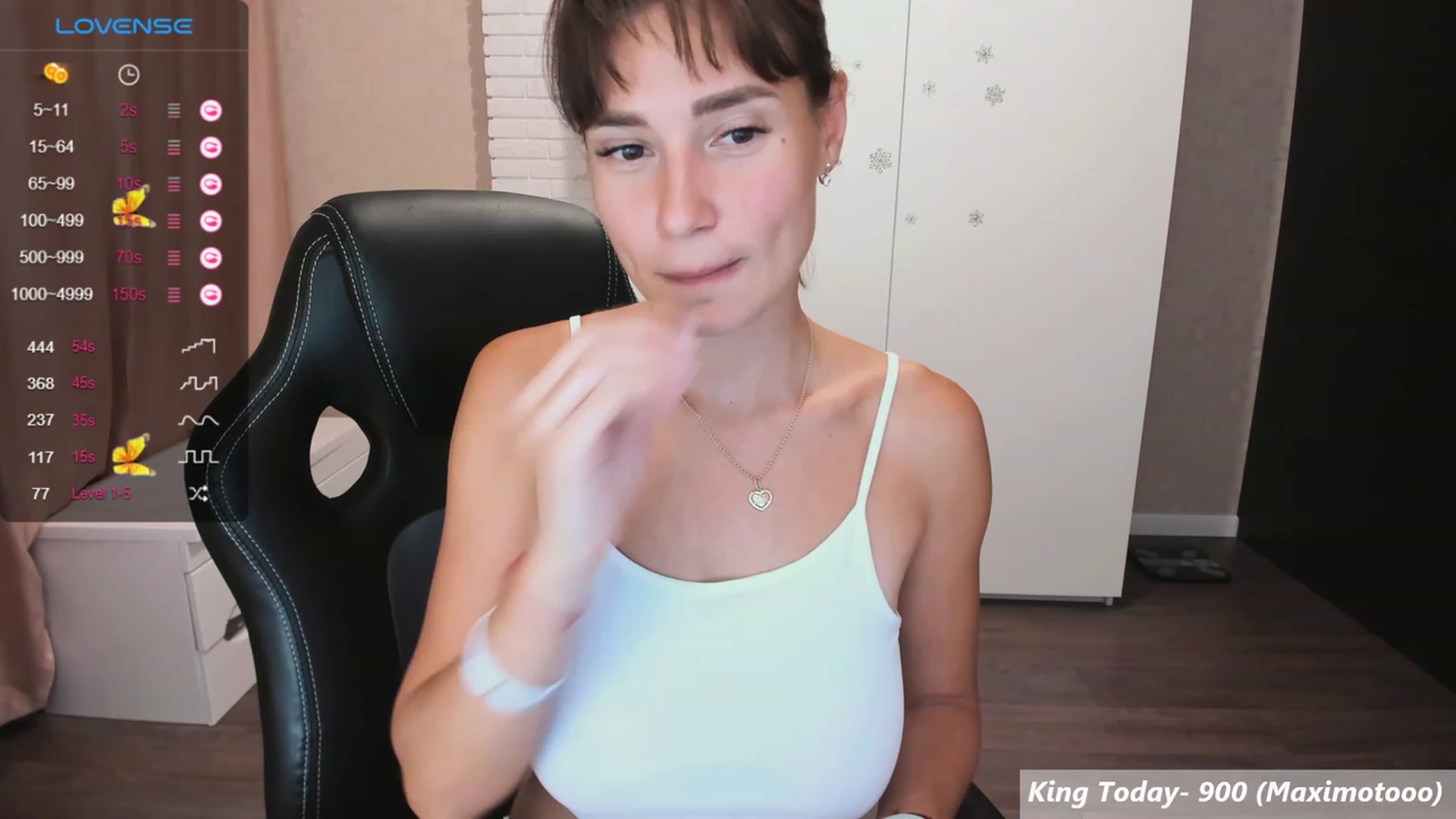 Gallery image thumbnail from HollyMollyy's myfreecams stream on, 08/30/2023, 17:15 image 19 of 20