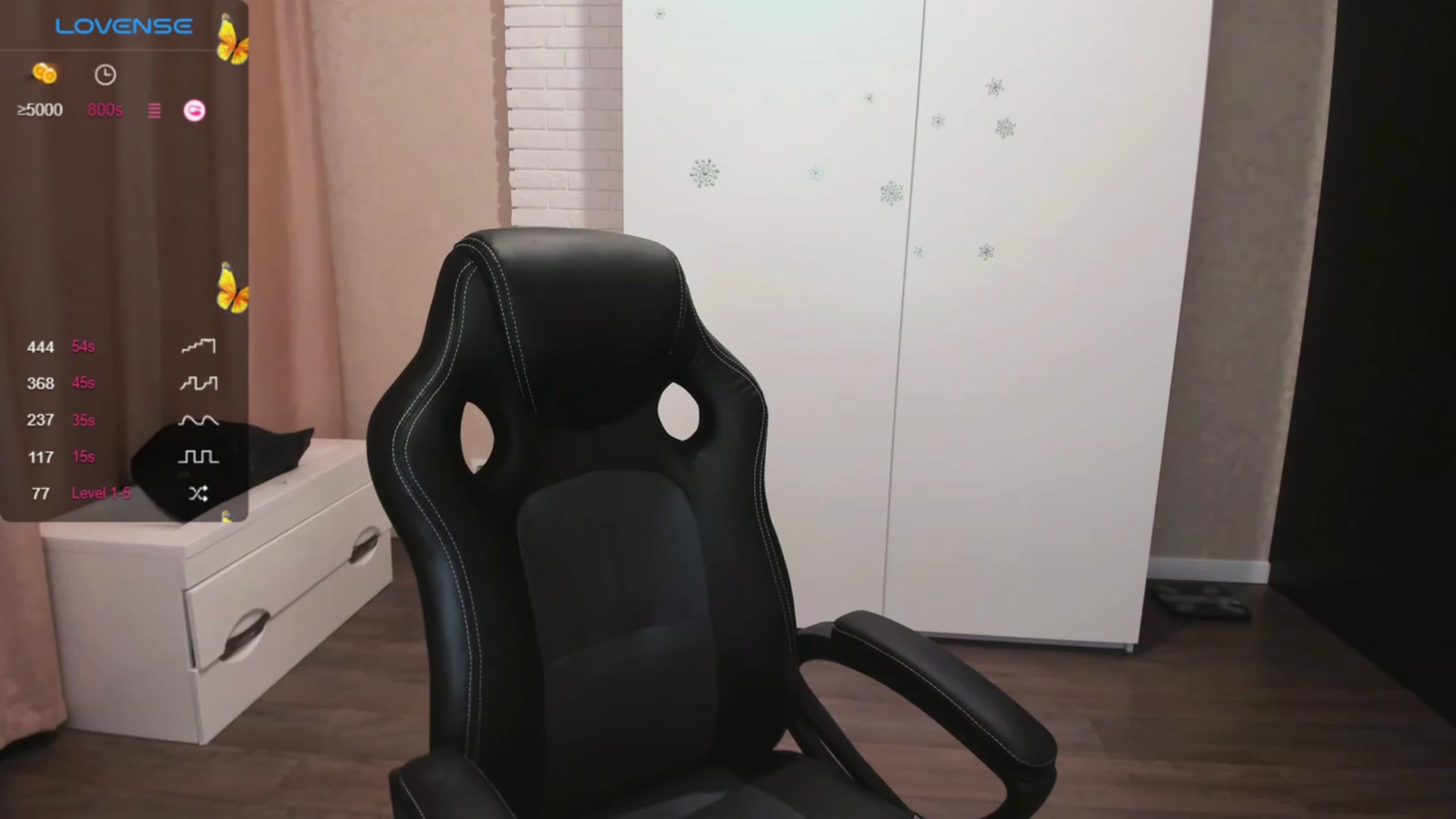 Gallery image thumbnail from HollyMollyy's myfreecams stream on, 09/03/2023, 18:32 image 13 of 20