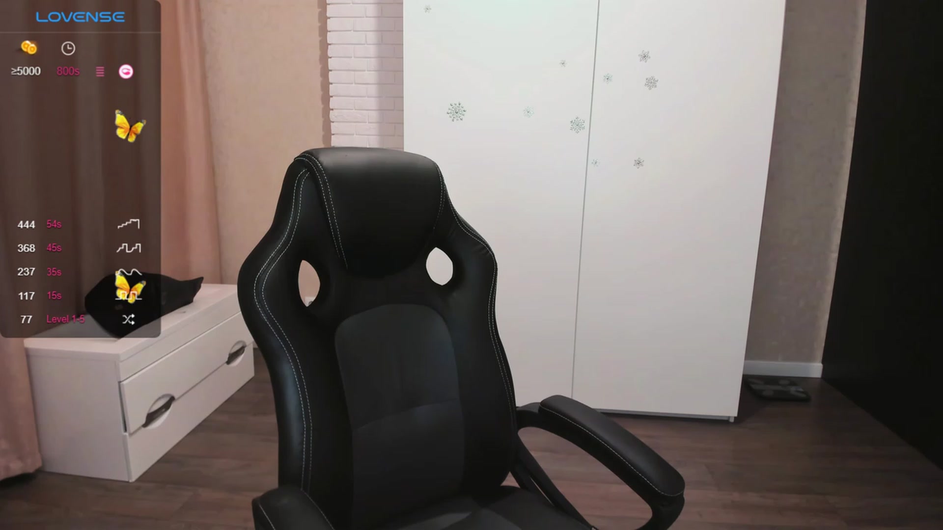 Gallery image thumbnail from HollyMollyy's myfreecams stream on, 09/03/2023, 18:32 image 12 of 20