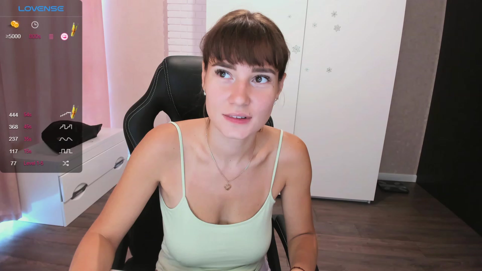Gallery image thumbnail from HollyMollyy's myfreecams stream on, 09/04/2023, 04:07 image 10 of 20