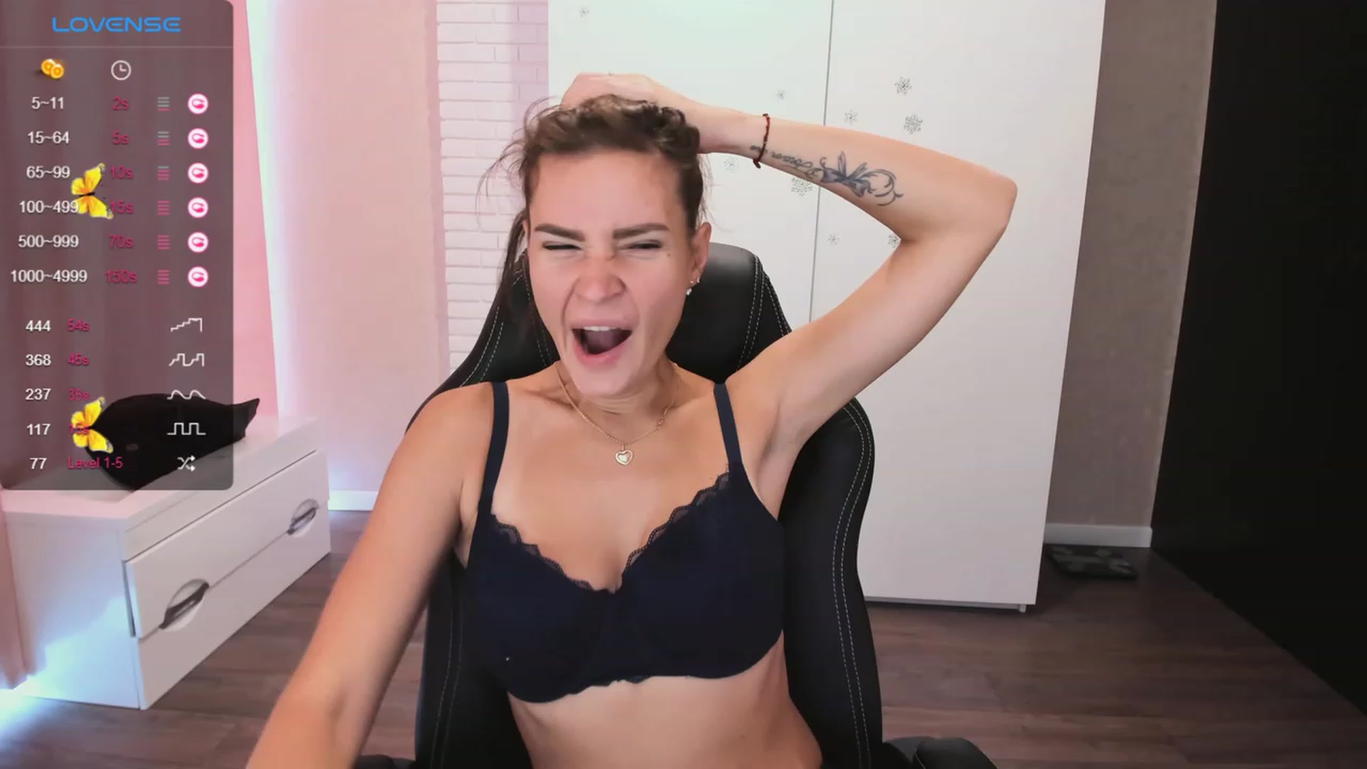 Gallery image thumbnail from HollyMollyy's myfreecams stream on, 09/06/2023, 03:45 image 9 of 20