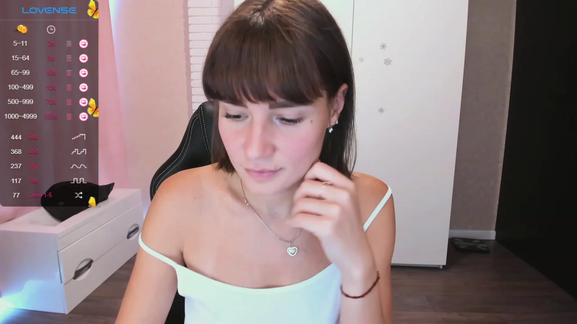 Gallery image thumbnail from HollyMollyy's myfreecams stream on, 09/07/2023, 16:09 image 5 of 20