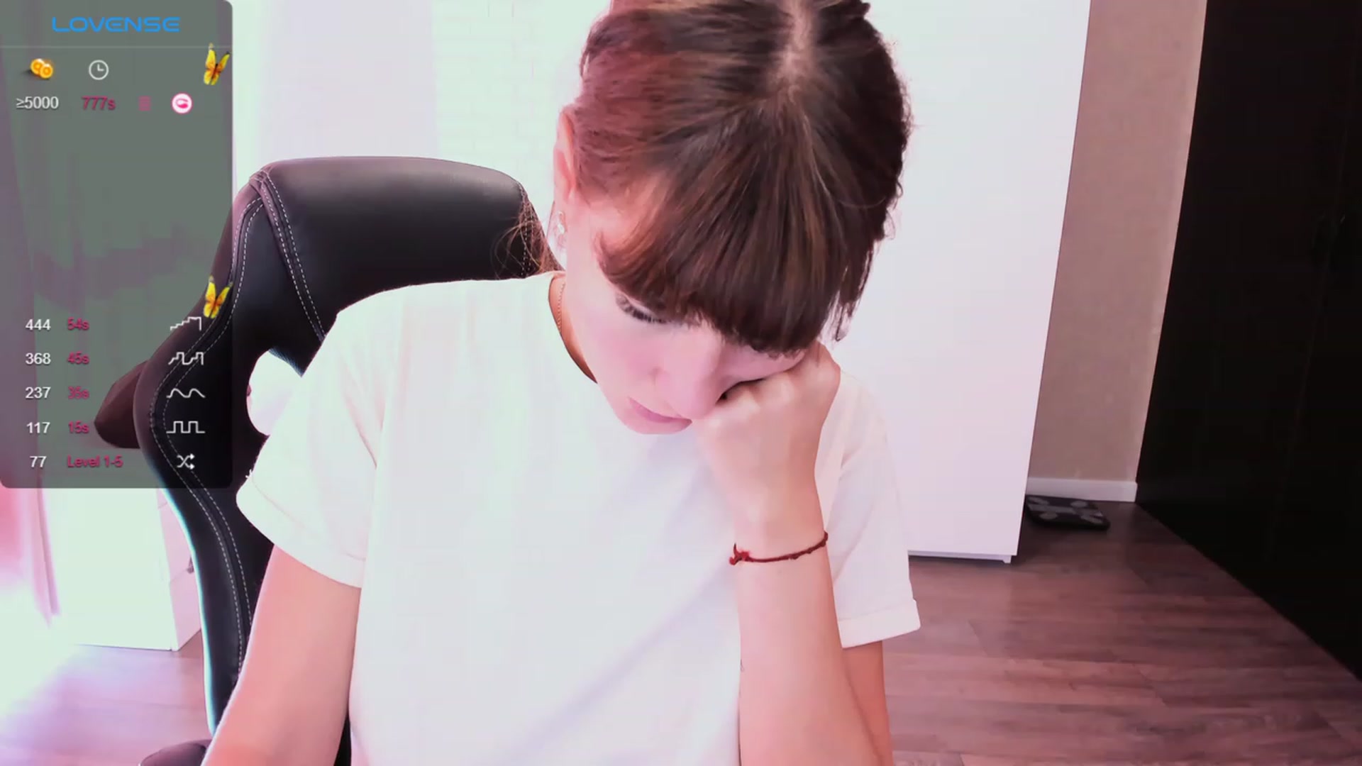 Gallery image thumbnail from HollyMollyy's myfreecams stream on, 09/10/2023, 09:58 image 8 of 20