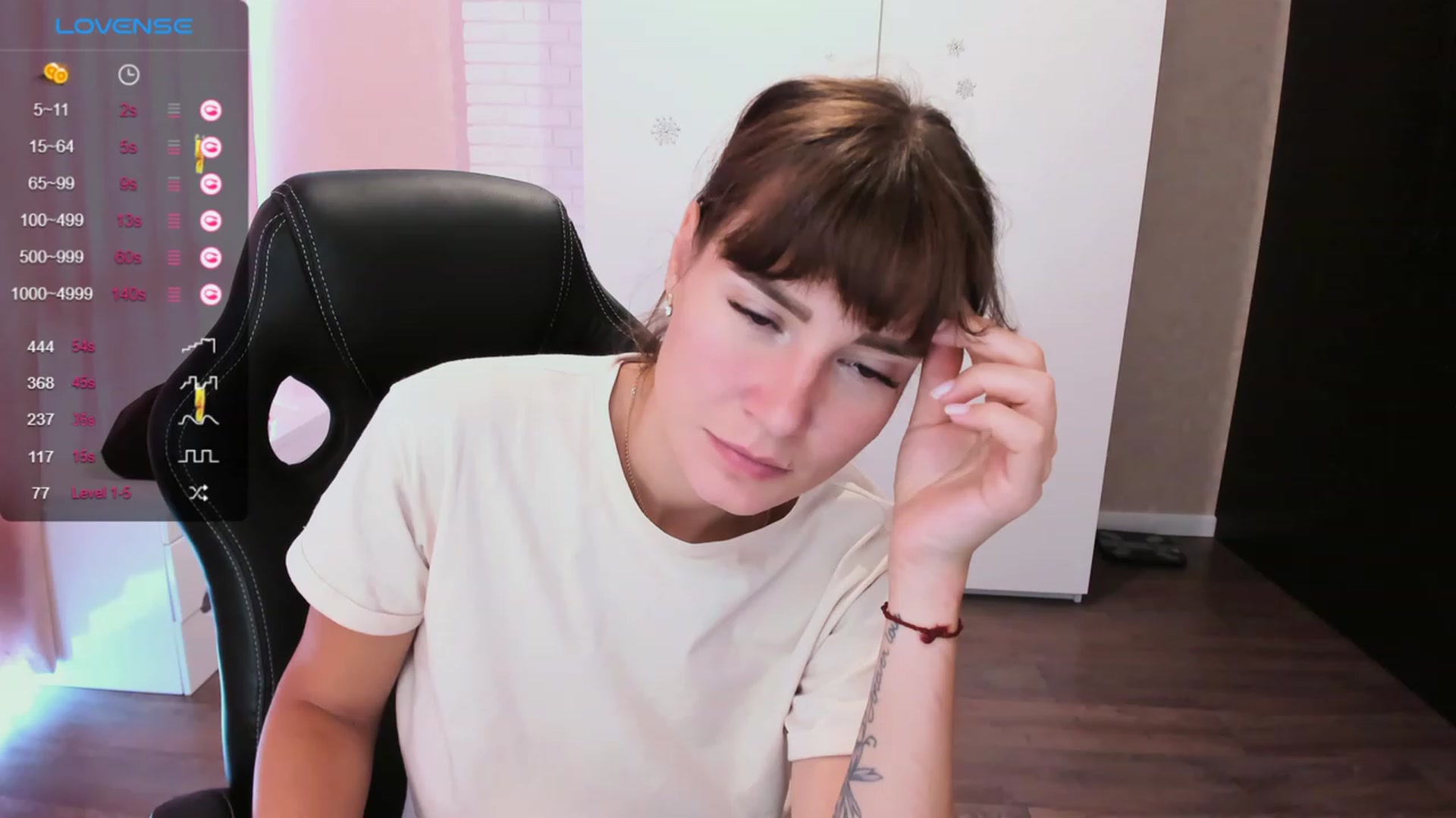 Gallery image thumbnail from HollyMollyy's myfreecams stream on, 09/10/2023, 09:58 image 5 of 20