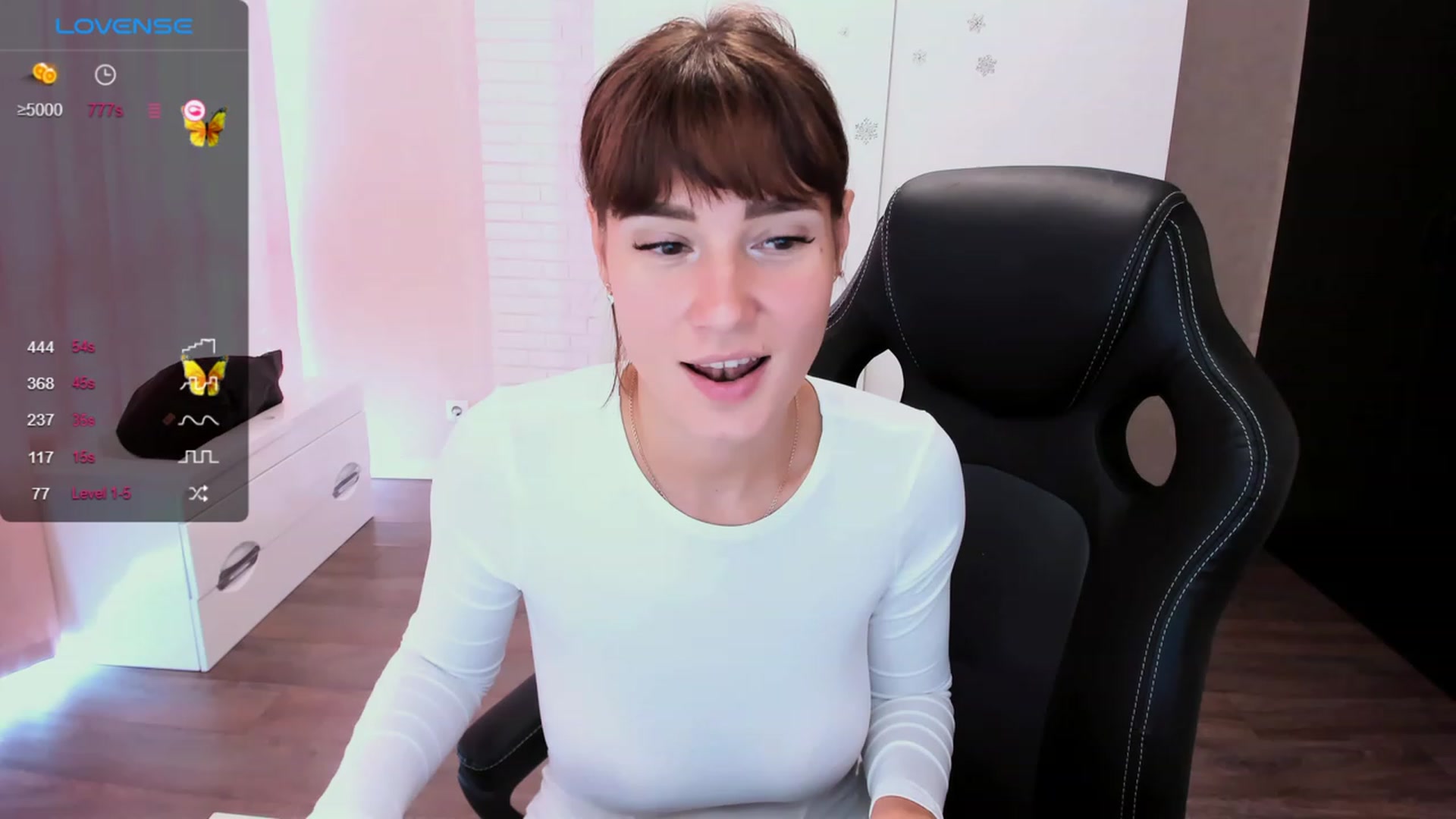 Gallery image thumbnail from HollyMollyy's myfreecams stream on, 09/11/2023, 11:22 image 3 of 20