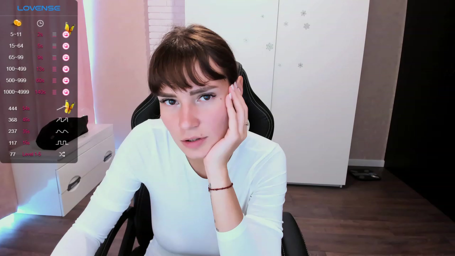 Gallery image thumbnail from HollyMollyy's myfreecams stream on, 09/11/2023, 12:35 image 12 of 20