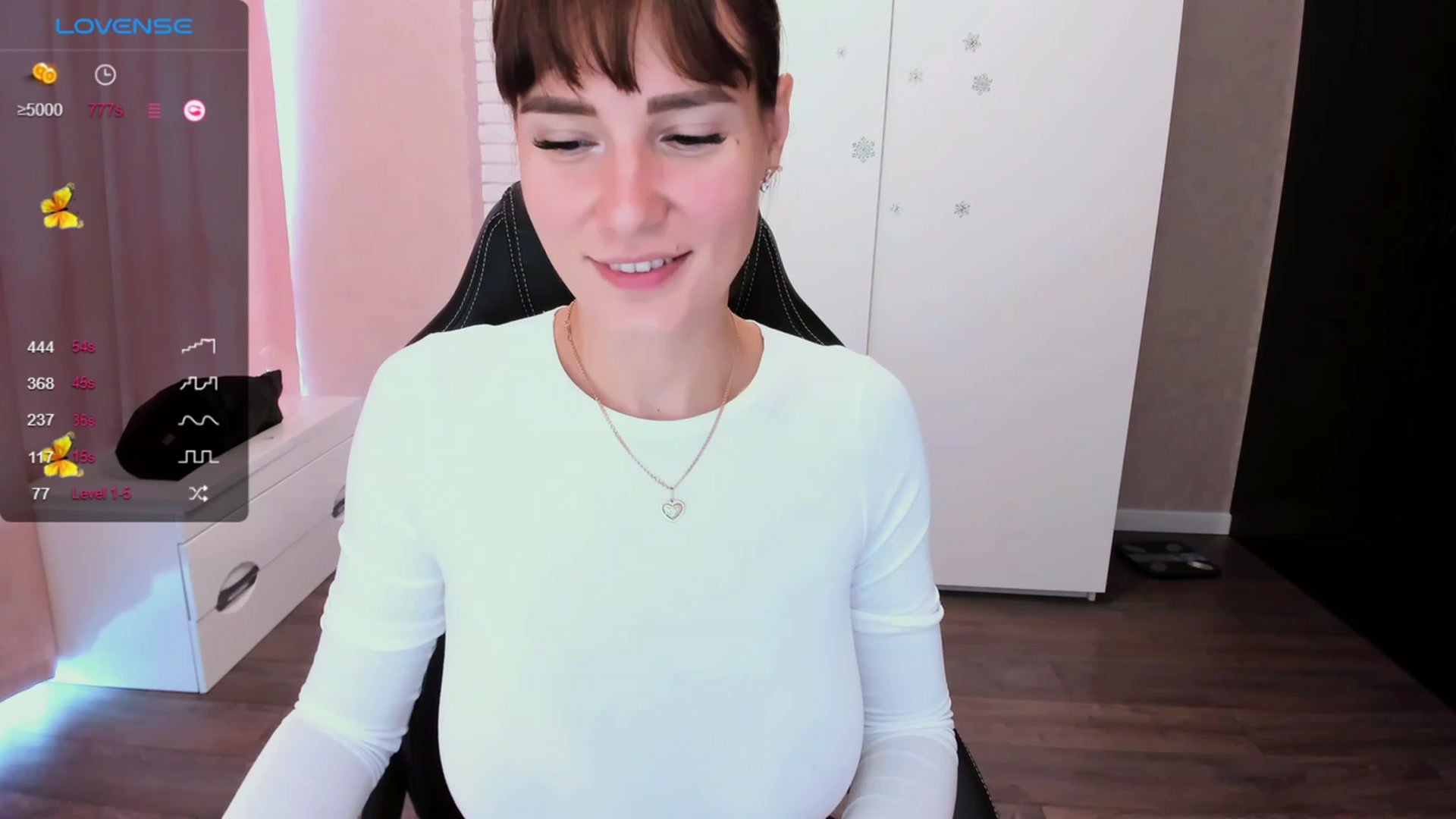 Gallery image thumbnail from HollyMollyy's myfreecams stream on, 09/11/2023, 12:35 image 3 of 20