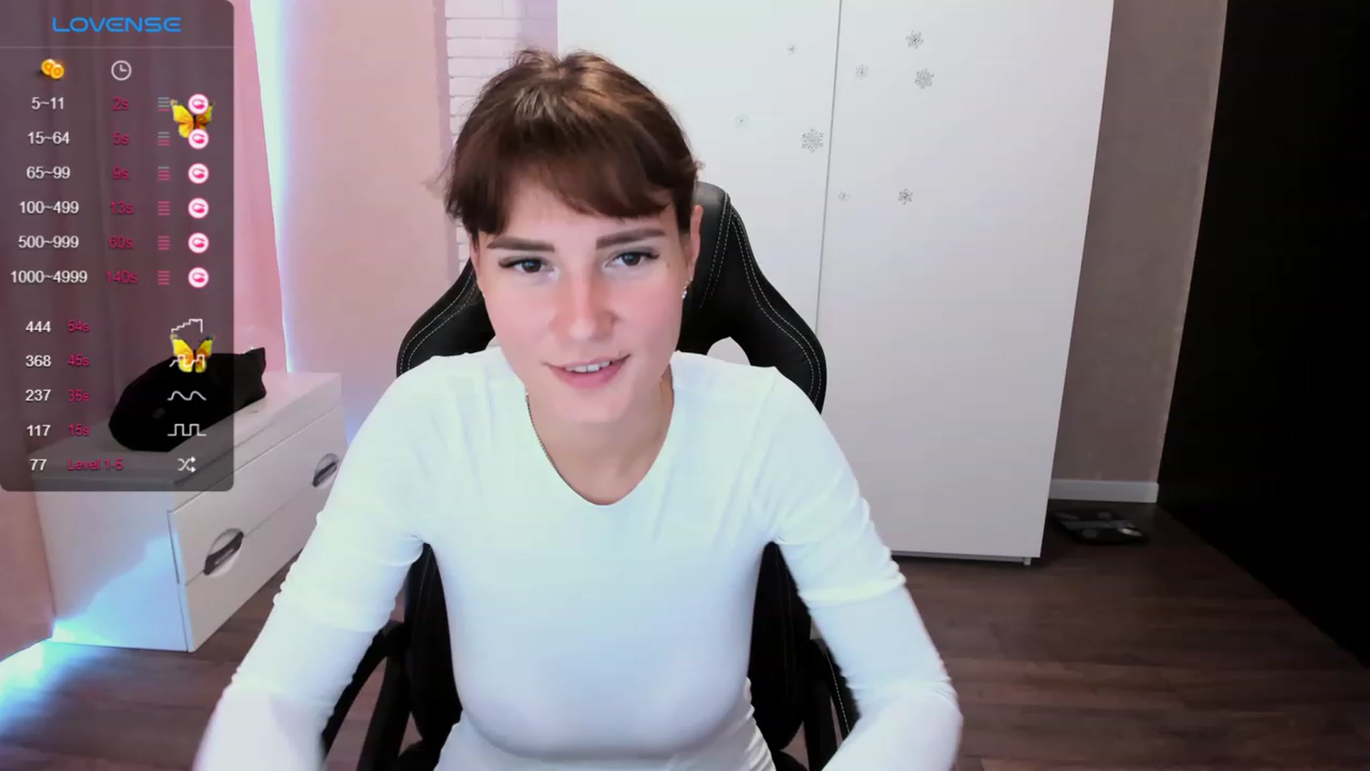 Gallery image thumbnail from HollyMollyy's myfreecams stream on, 09/11/2023, 12:35 image 15 of 20