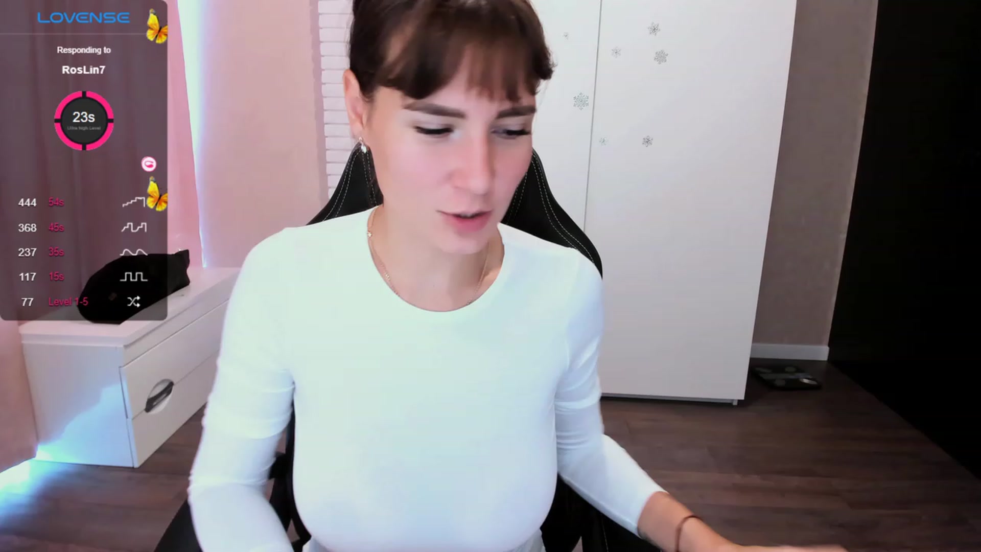 Gallery image thumbnail from HollyMollyy's myfreecams stream on, 09/11/2023, 12:35 image 17 of 20