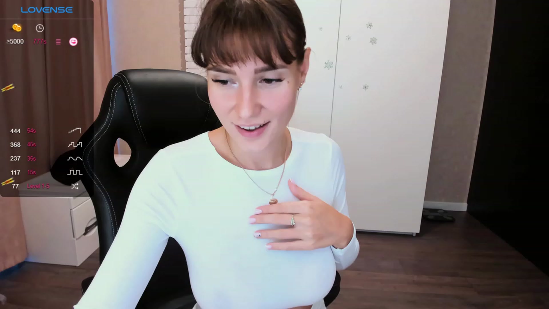 Gallery image thumbnail from HollyMollyy's myfreecams stream on, 09/13/2023, 16:11 image 10 of 20