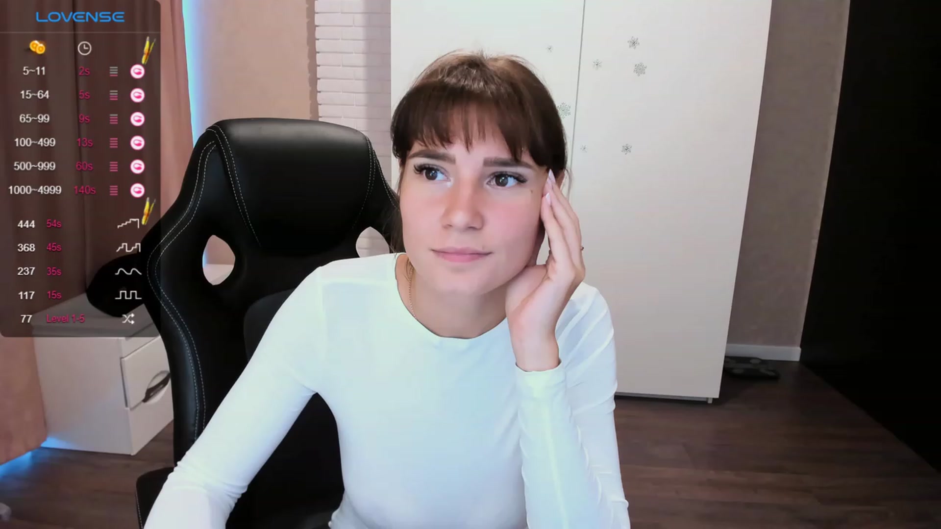 Gallery image thumbnail from HollyMollyy's myfreecams stream on, 09/13/2023, 16:11 image 5 of 20
