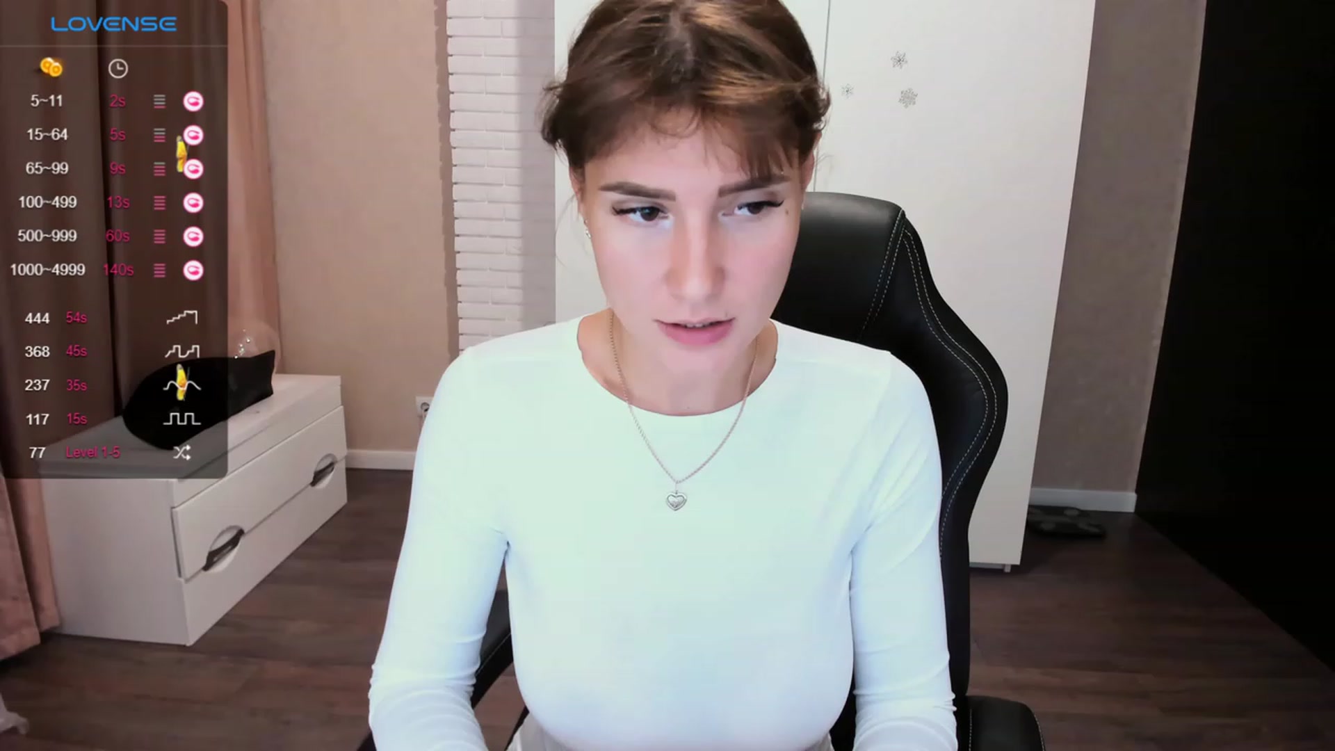 Gallery image thumbnail from HollyMollyy's myfreecams stream on, 09/13/2023, 16:11 image 16 of 20