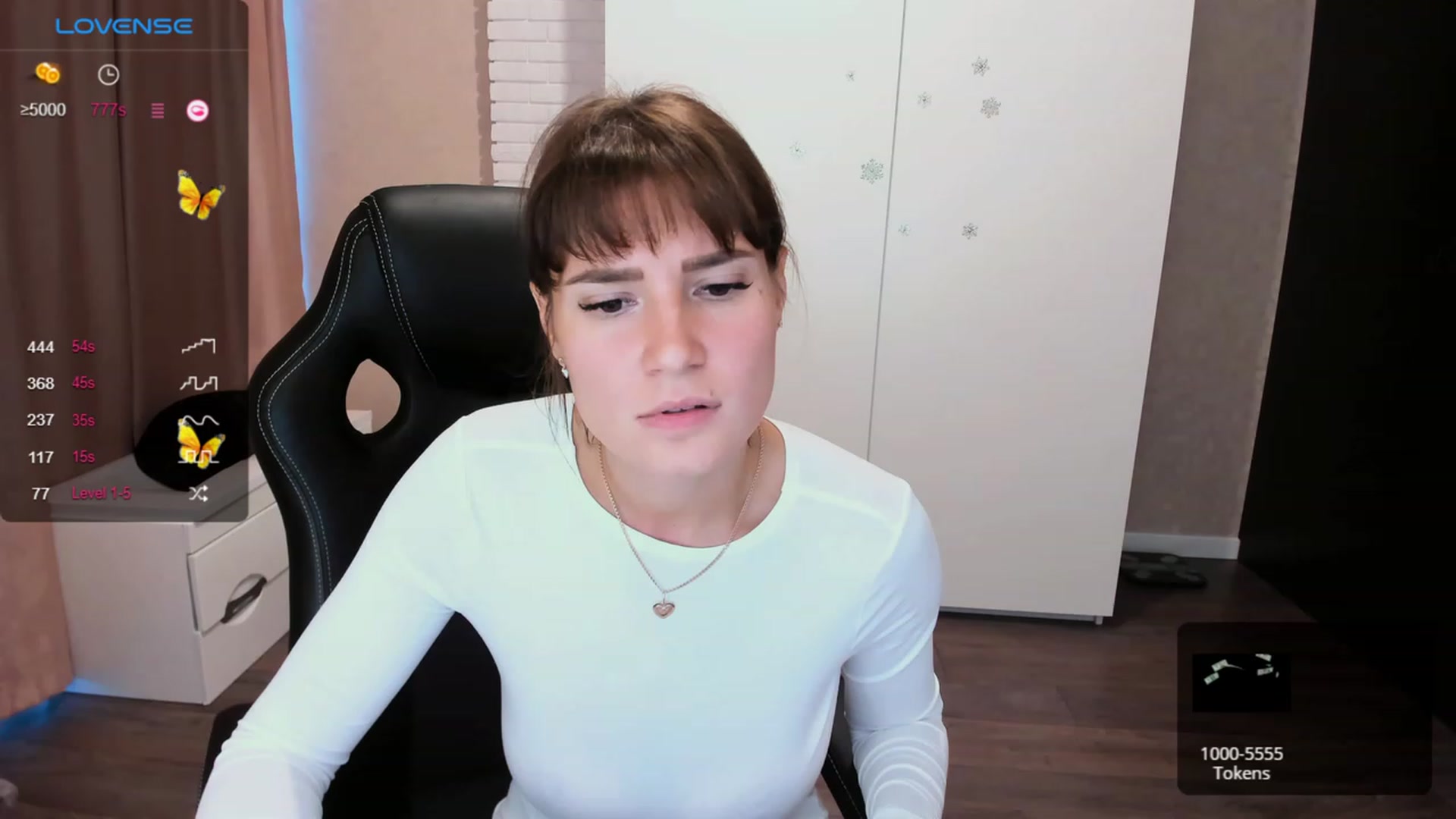 Gallery image thumbnail from HollyMollyy's myfreecams stream on, 09/13/2023, 16:11 image 8 of 20