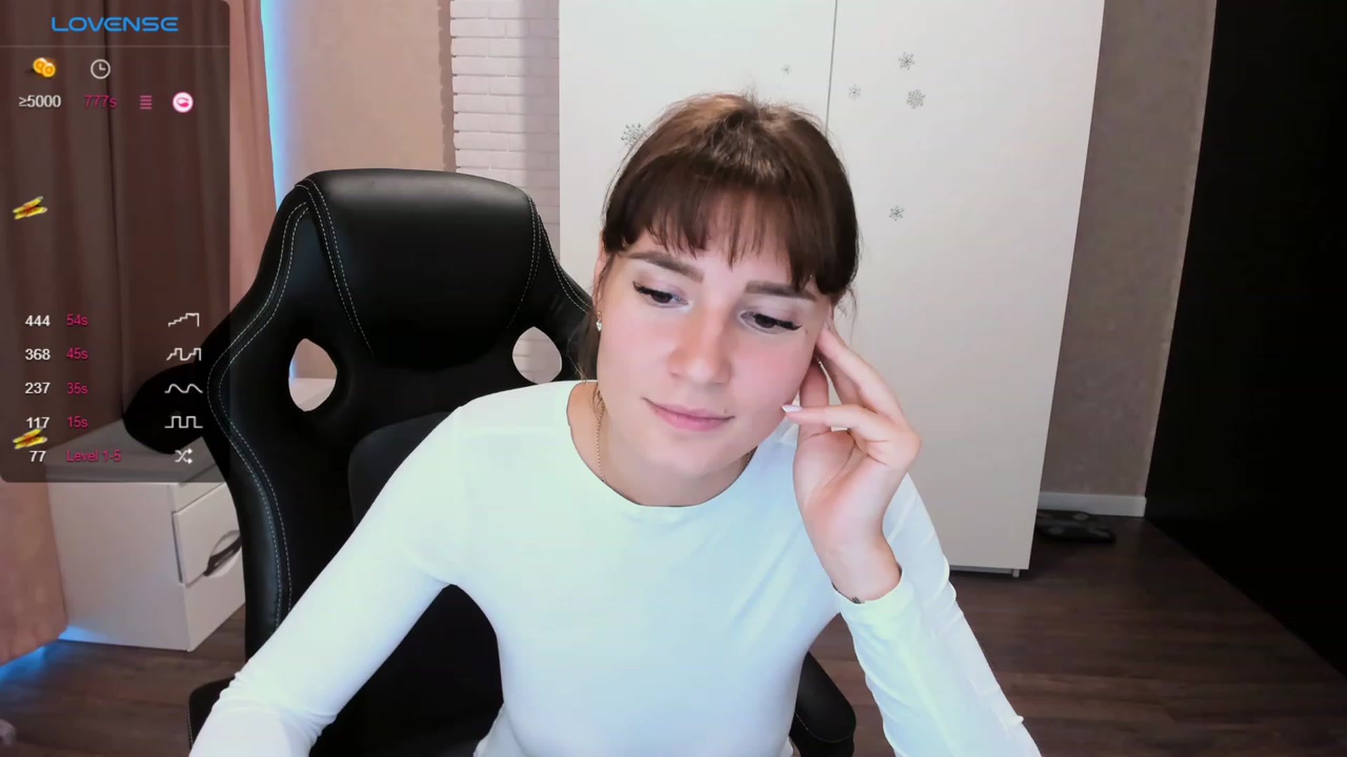 Gallery image thumbnail from HollyMollyy's myfreecams stream on, 09/13/2023, 16:11 image 6 of 20