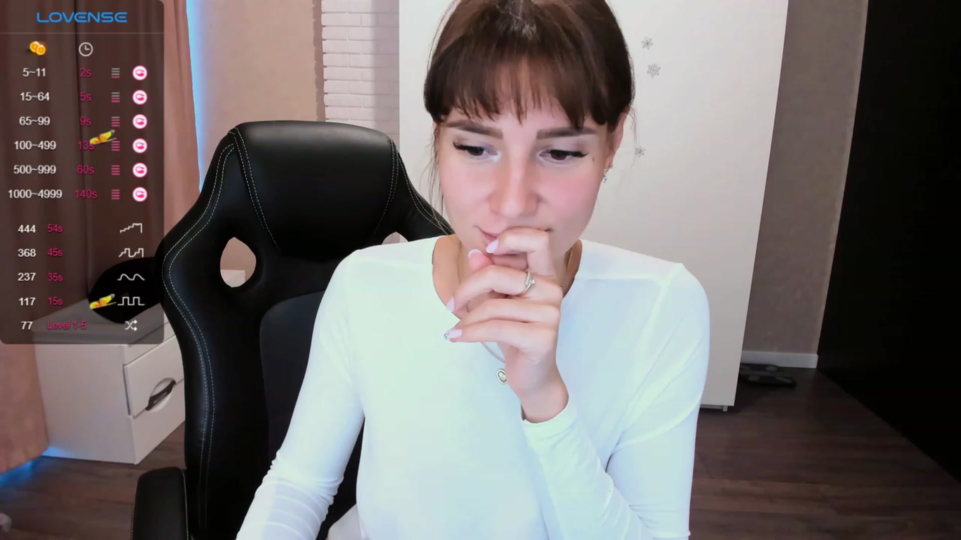 Gallery image thumbnail from HollyMollyy's myfreecams stream on, 09/13/2023, 16:11 image 7 of 20