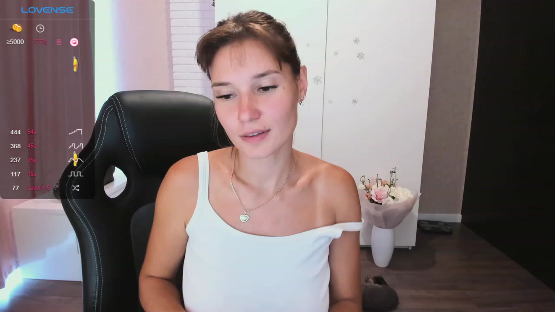 Gallery image thumbnail from HollyMollyy's myfreecams stream on, 09/29/2023, 13:30 image 11 of 20