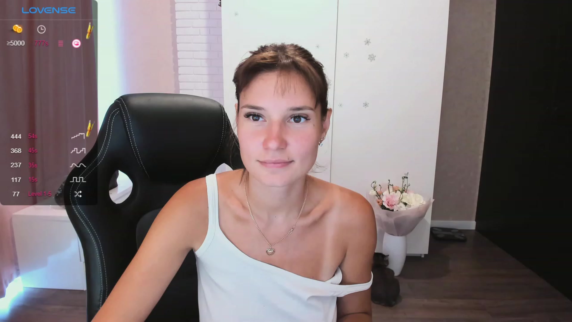 Gallery image thumbnail from HollyMollyy's myfreecams stream on, 09/29/2023, 13:30 image 12 of 20