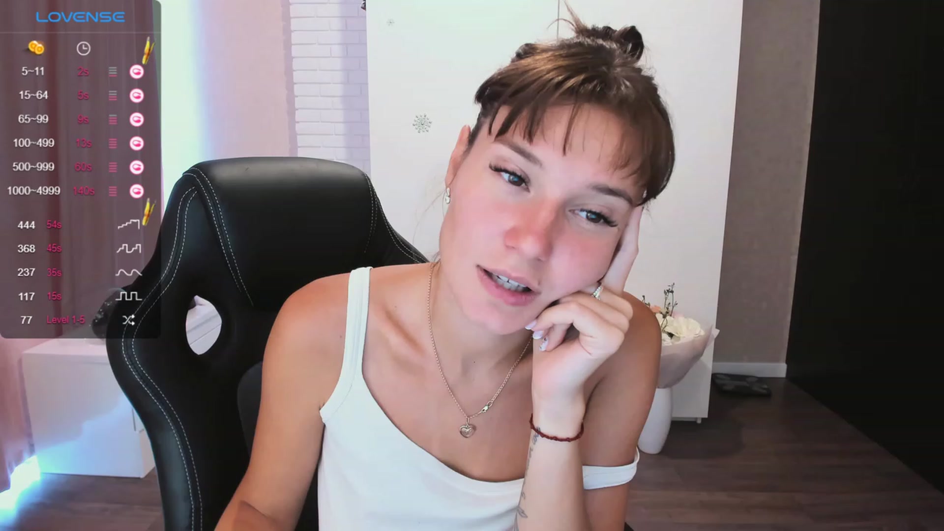 Gallery image thumbnail from HollyMollyy's myfreecams stream on, 09/29/2023, 13:30 image 4 of 20