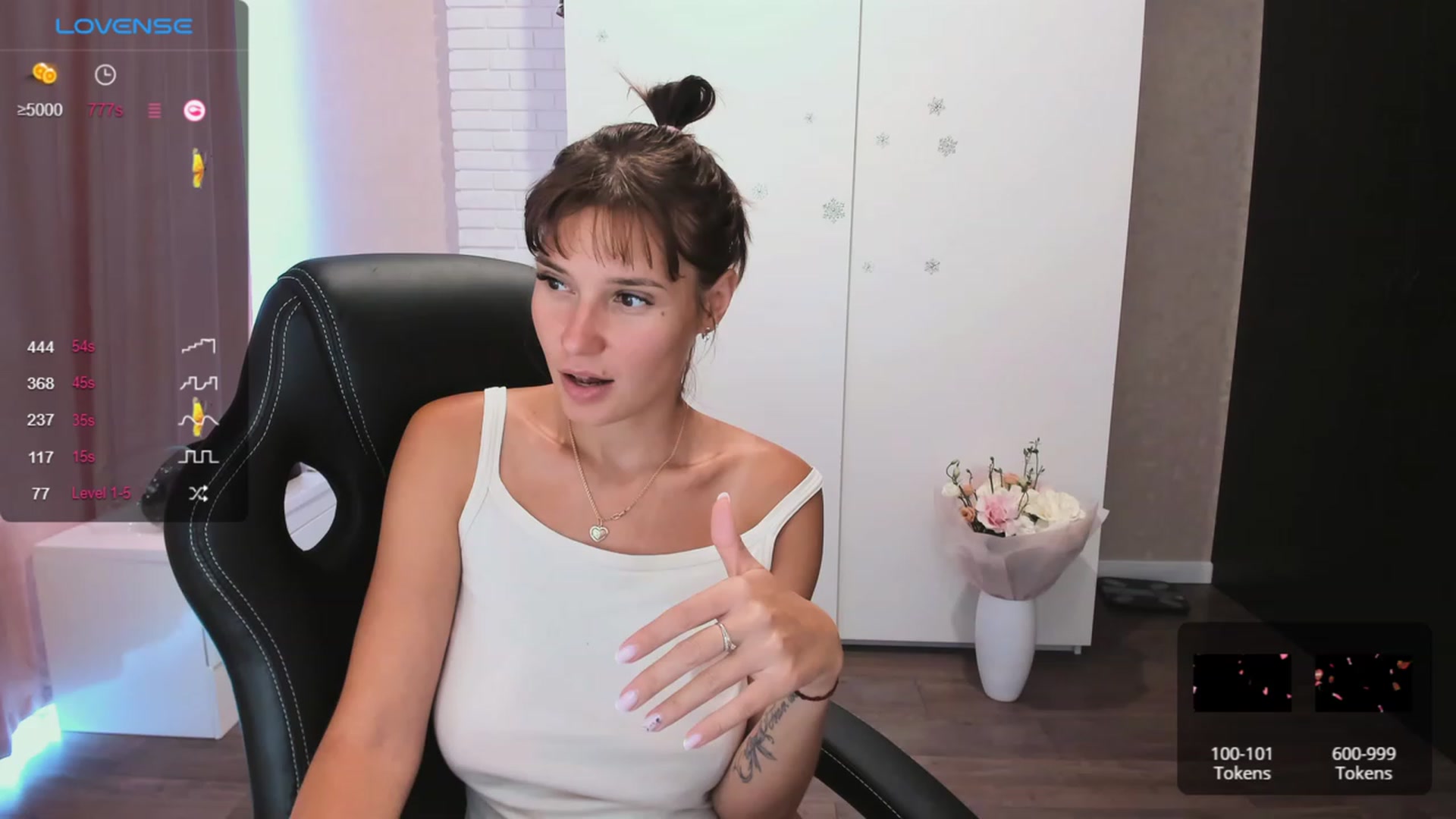 Gallery image thumbnail from HollyMollyy's myfreecams stream on, 09/29/2023, 13:30 image 3 of 20