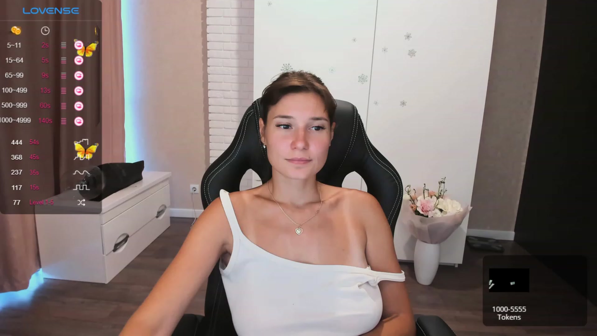 Gallery image thumbnail from HollyMollyy's myfreecams stream on, 09/29/2023, 15:20 image 9 of 20